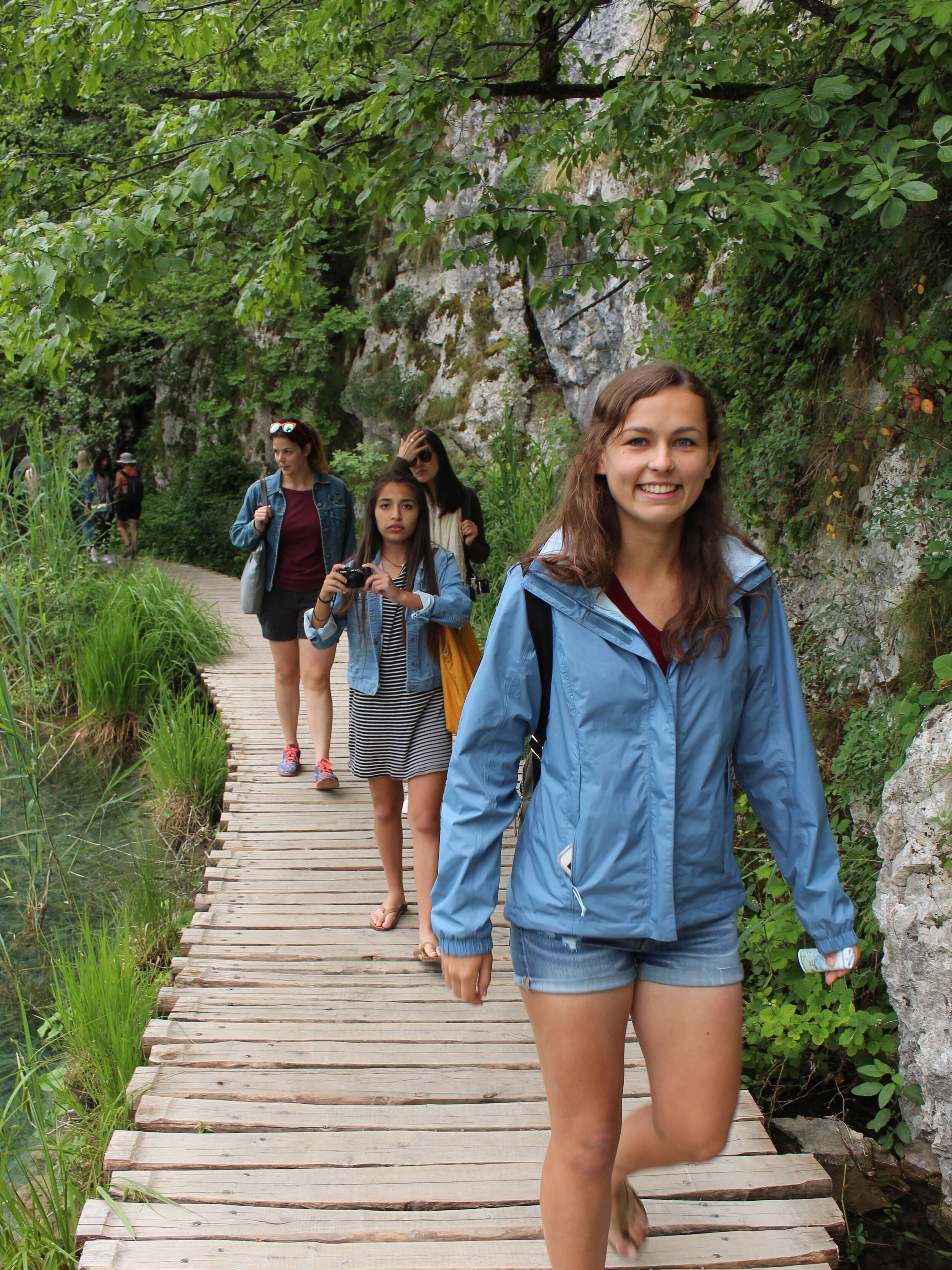 Students-Walking-in-Plitvice-Park.jpg
