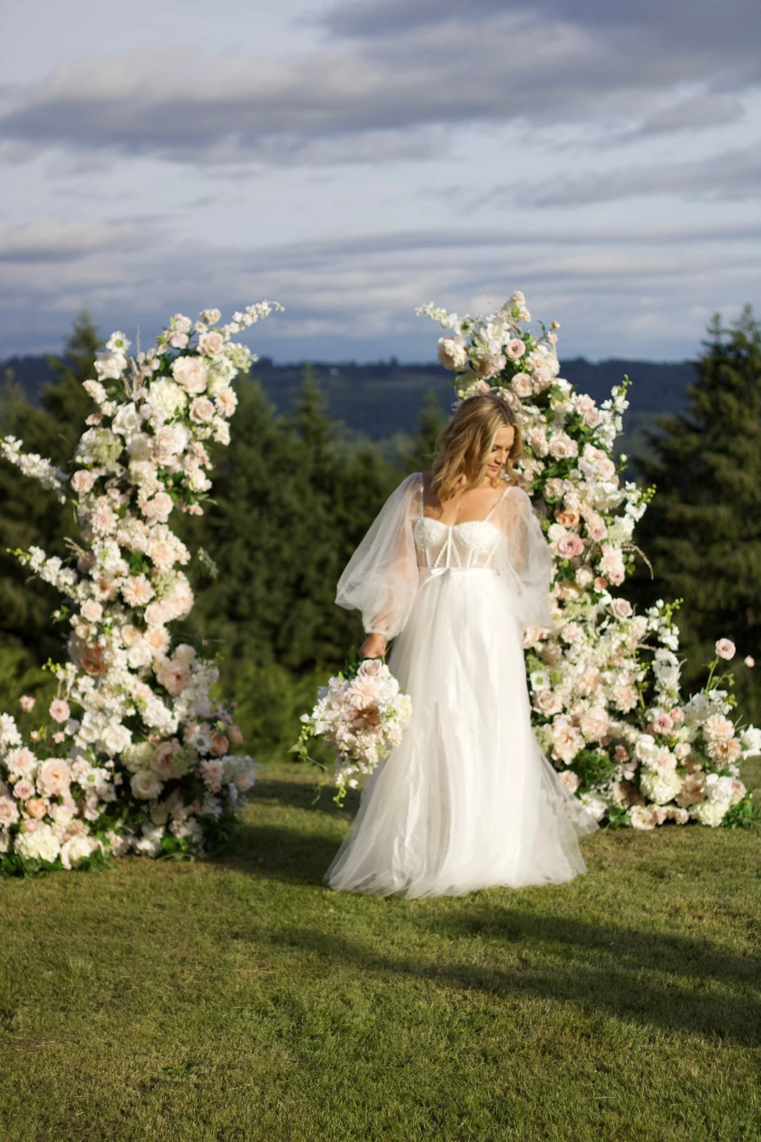blush-white-silk-wedding-ceremony-flowers-portland-oregon.jpg