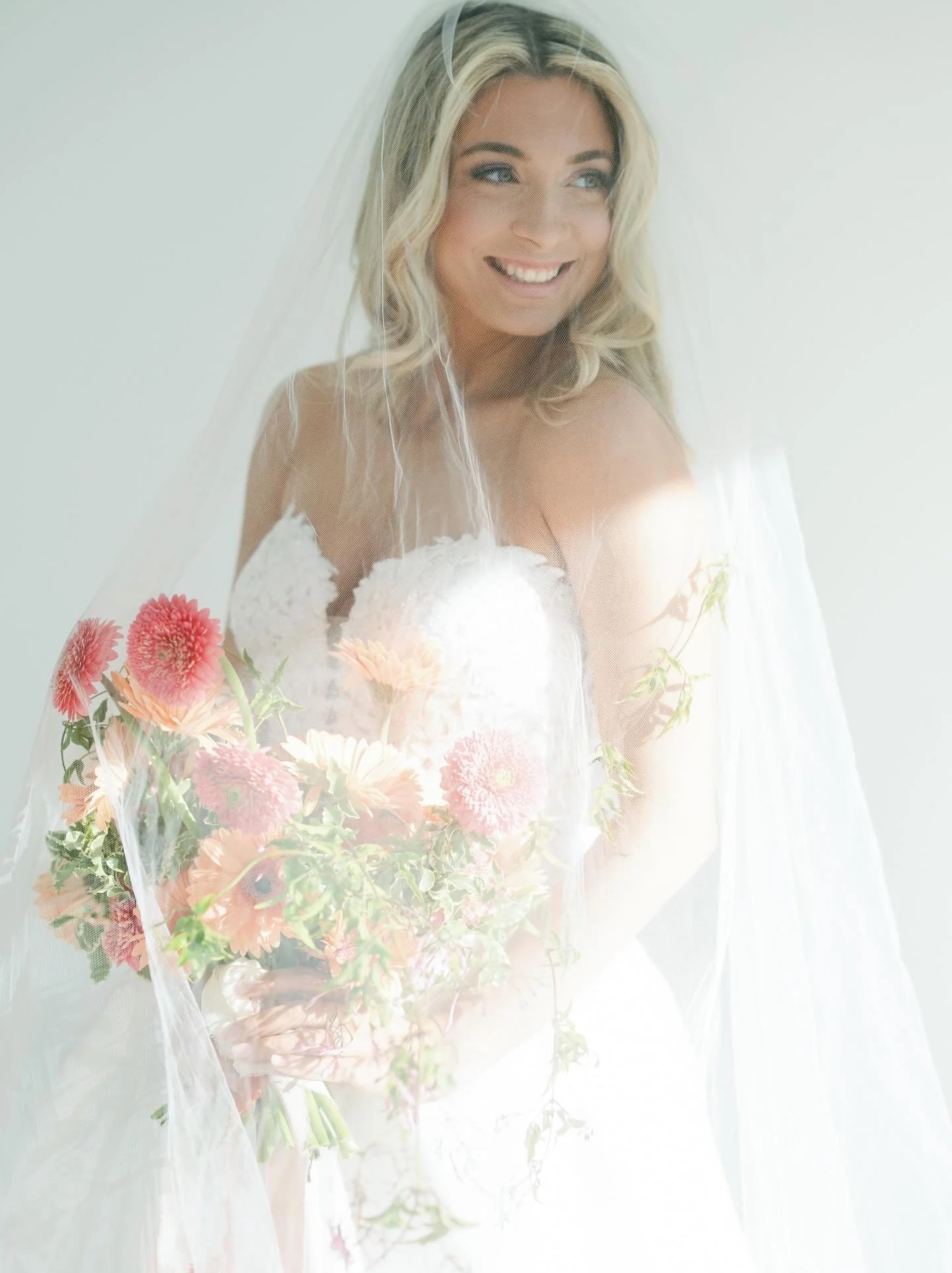 Peach, coral and pink with a modern garden feel.  This bouquet is made for brides who love color and effortless style! 

We're taking on a select number of spring and summer weddings for 2026 and your date might just be one of them! 

📆 Now booking 