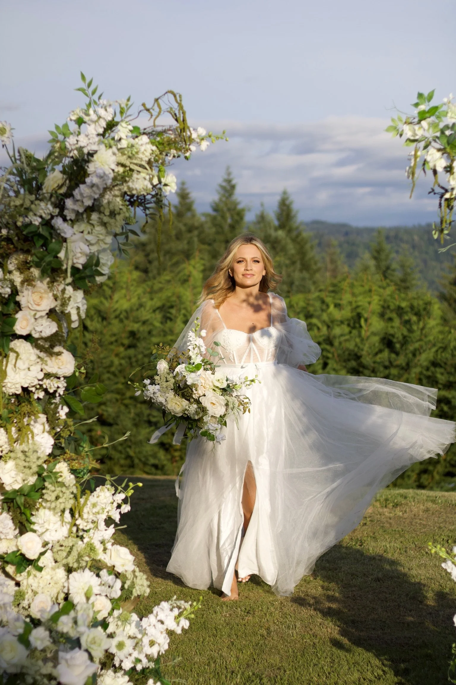 white-green-silk-wedding-flower-installation-portland-oregon.jpg