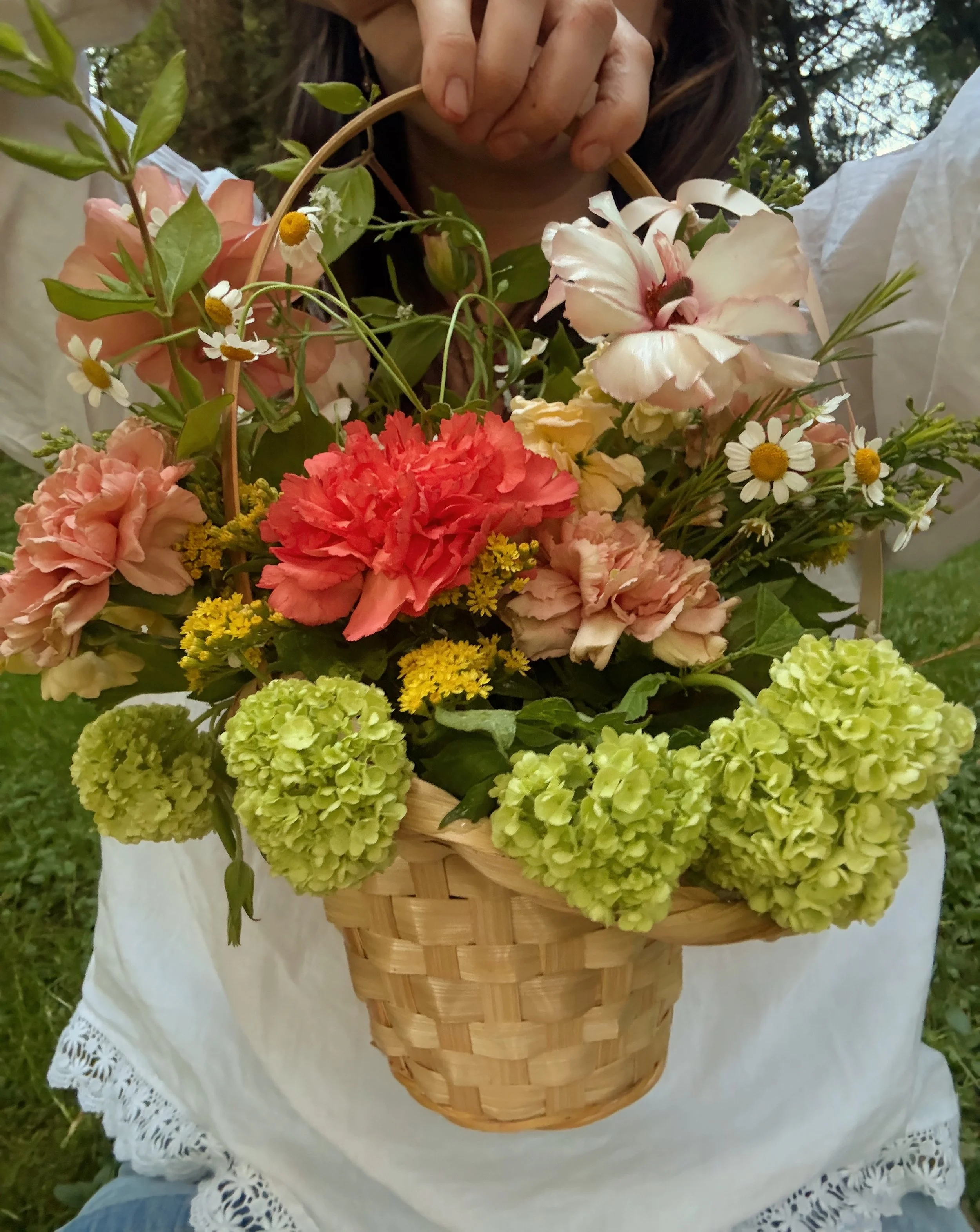 petite-mothers-day-flower-basket-vancouver-wa.jpg