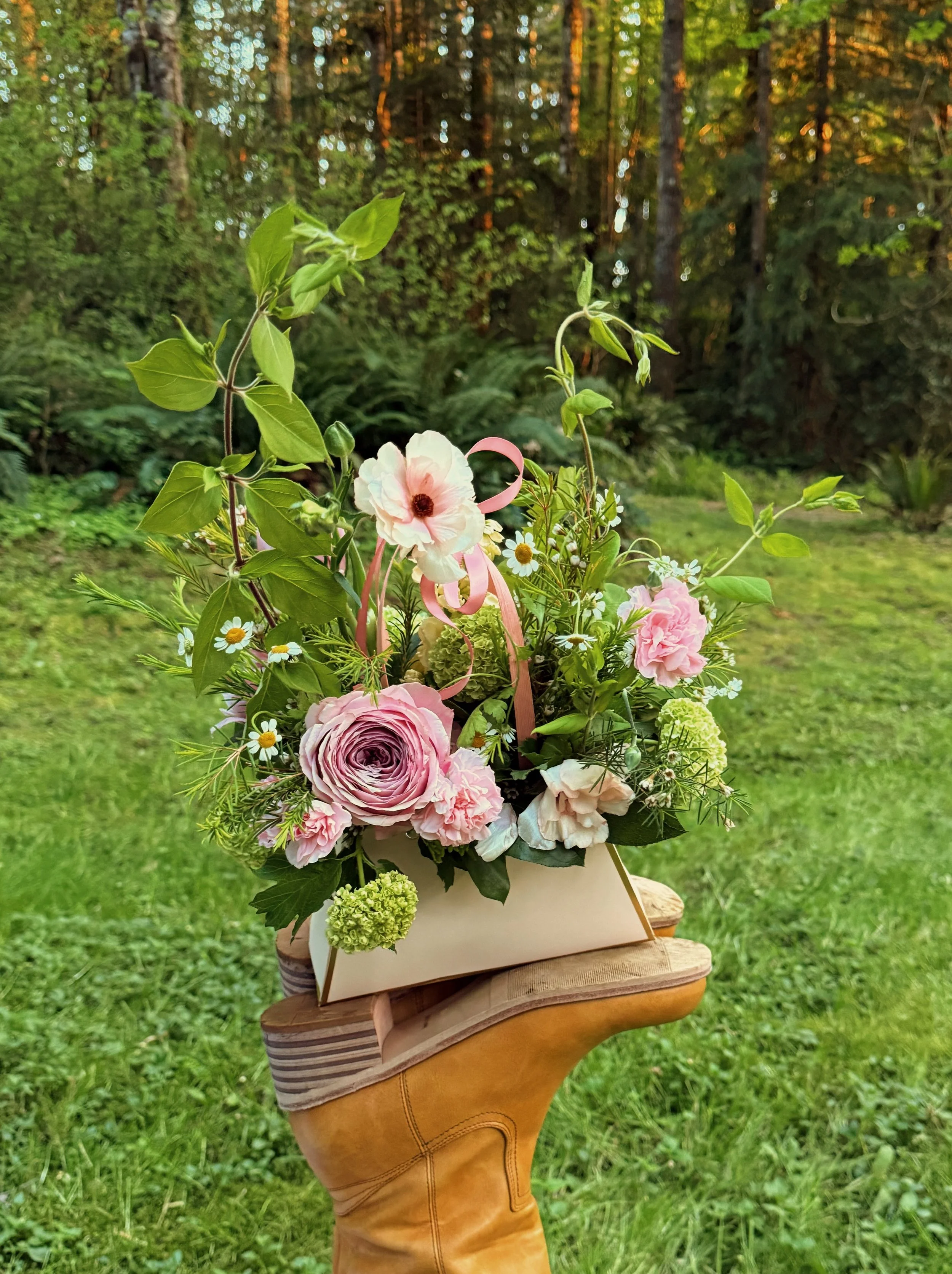 bloom-bag-flower-arrangement-sunset-light-ridgefield-wa.jpg