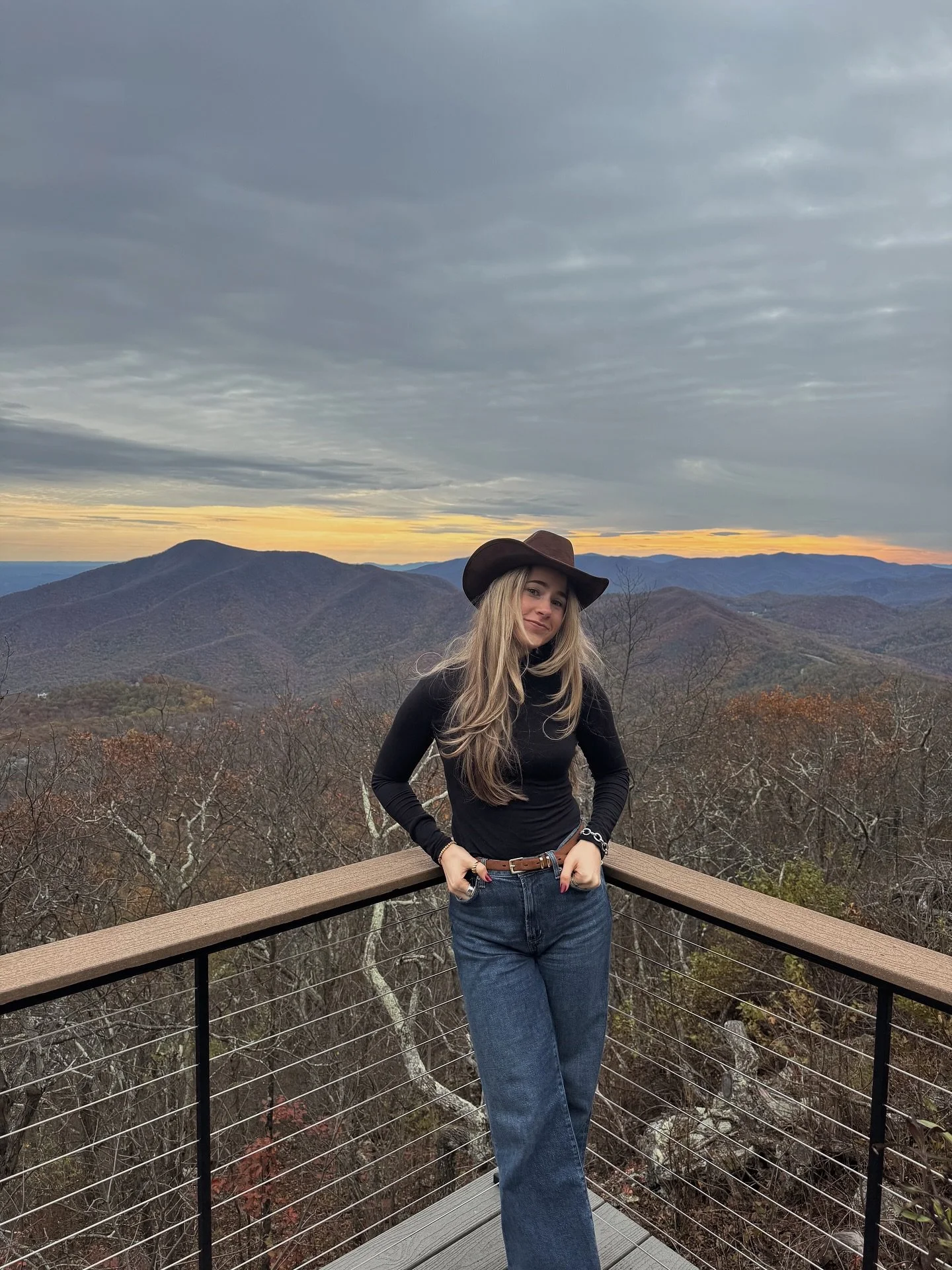 Fall called!!! 📞☎️🍷🍂🍁

&mdash; 

#fashion #fallfashion #falloutfits #effortlessstyling #outfitideas