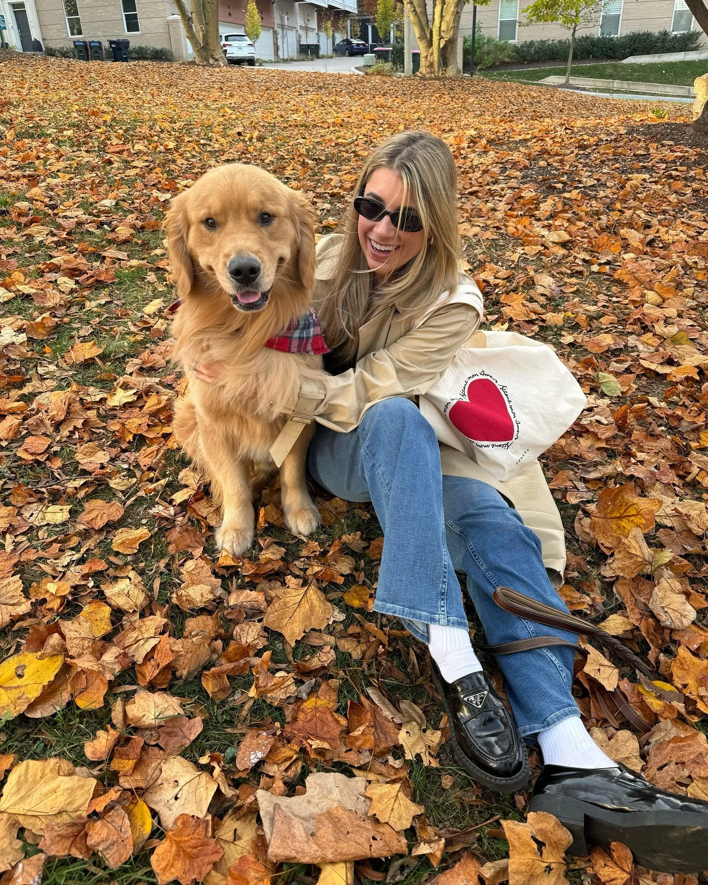 Autumn wrap up &amp; back in shoes!!! 🦶 
1. Favorite photo of 2024 🍂 
2. My go to cocktail dress @aliceandolivia 🖤 
3. Moody &amp; dim lit, just the way I like it! 🍽️ 
4. My heart! &hearts;️ 
5. Fall transitional look 
6. My coat rotation 🧥 
7. 