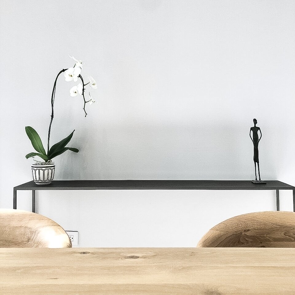 Simplicity is the one of the best paths to Tranquility.⁠
⁠
We always find and create moments, where you can go for a moment of peace and calmness. We like to achieve this with uncomplicated settings that are centered around you. Warm materials and li