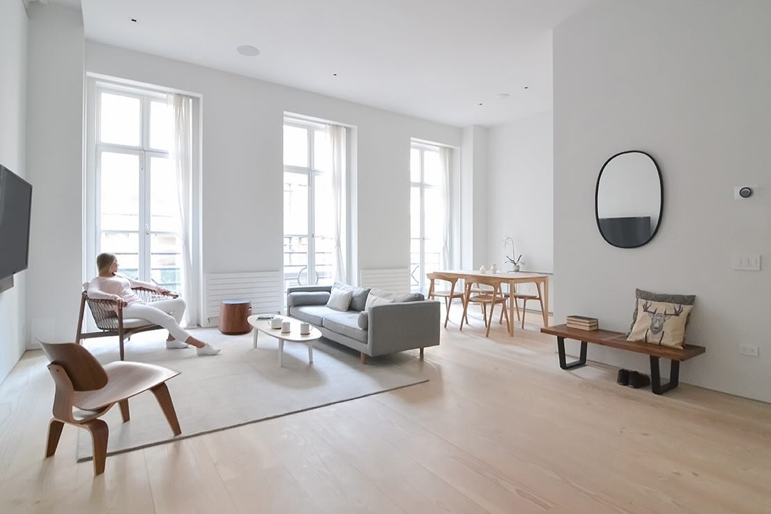 Taking a peak into the living room &hellip; 
-
The foundation of the Sumu Residence&rsquo;s design is a continuity of materials and an understated focal point defining each area.
-
 
Flooring @dinesen 
Furniture 
@westelm @ethnicraft @designwithinrea