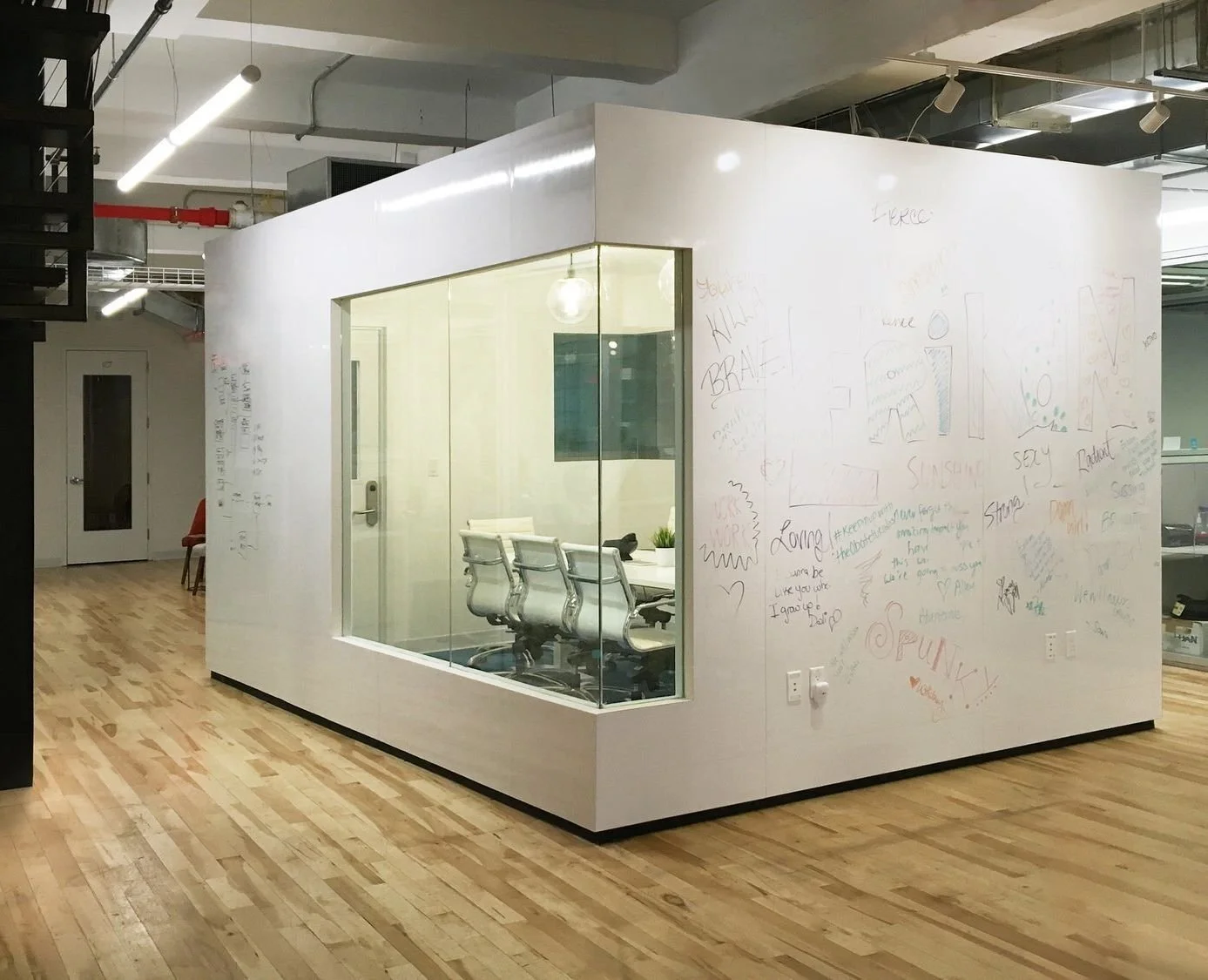 Flashback to the literal translation of &ldquo;thinking outside the box&rdquo;, this minimal and playful design for a meeting room was inspired to help heighten office flexibility and social interaction.  A simple white cube placed into the open floo