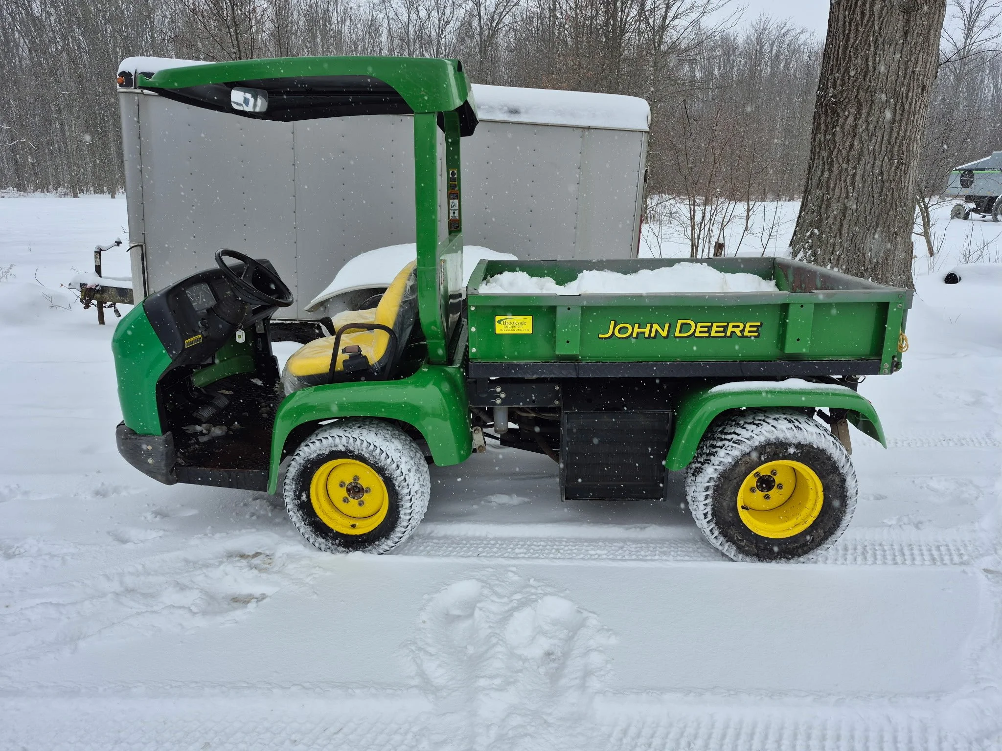2020 John Deere progator   2020 A gas unit