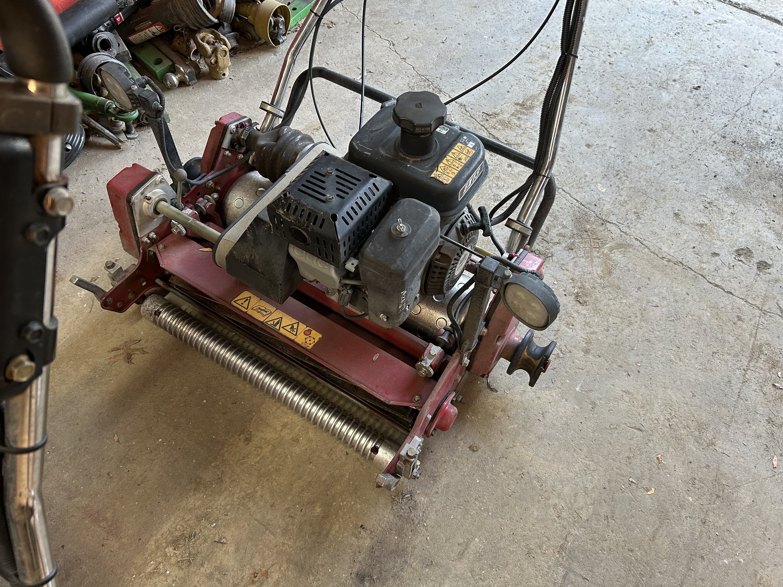 2018 Toro 1600 walking greensmower