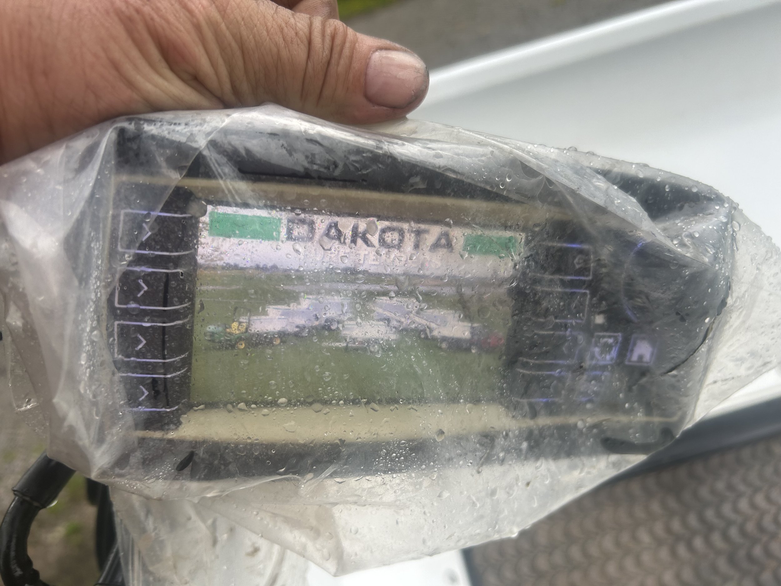 2022 Dakota 410 tow behind topdresser