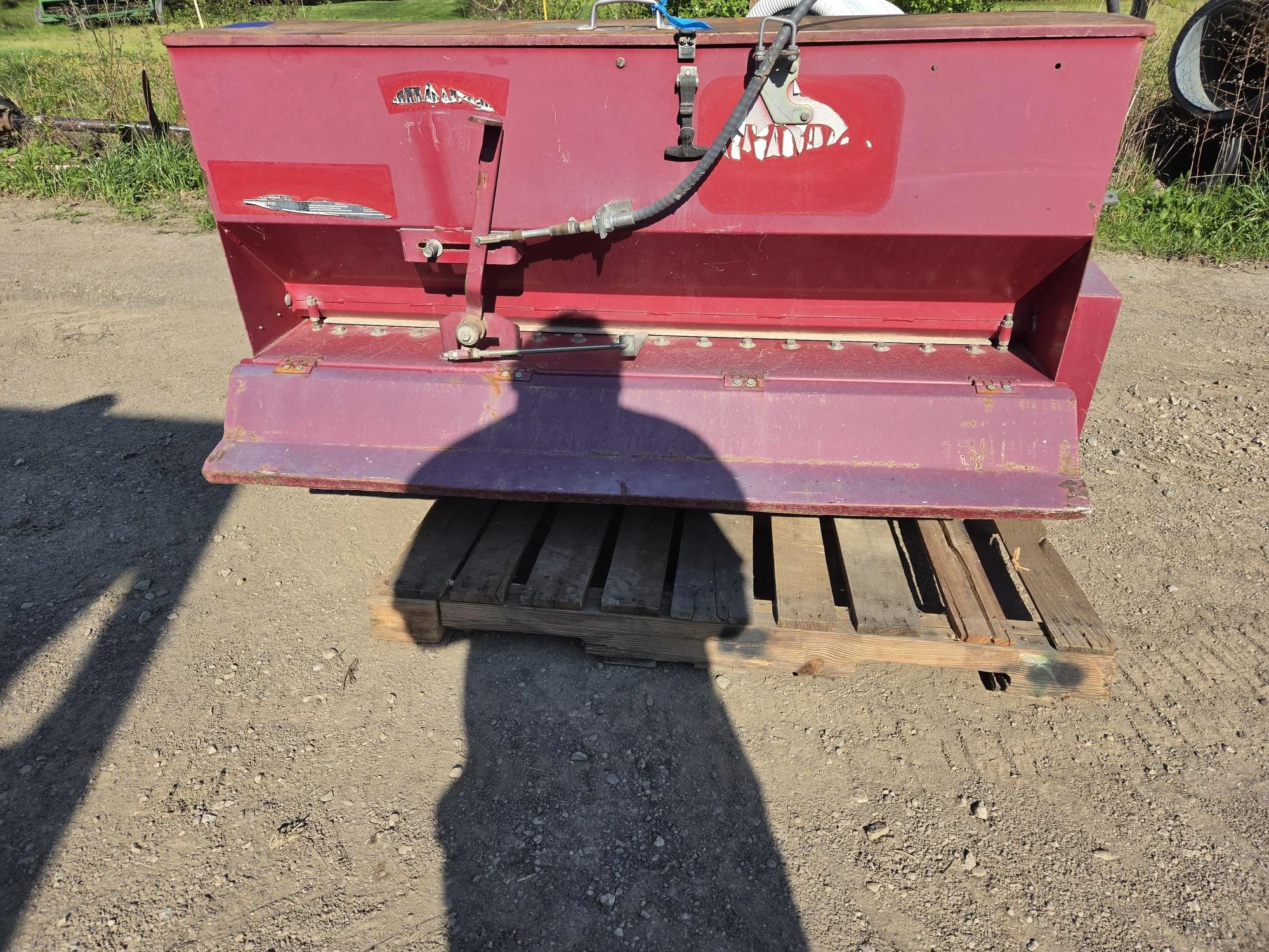 Toro aerothatch and seeder  83/93