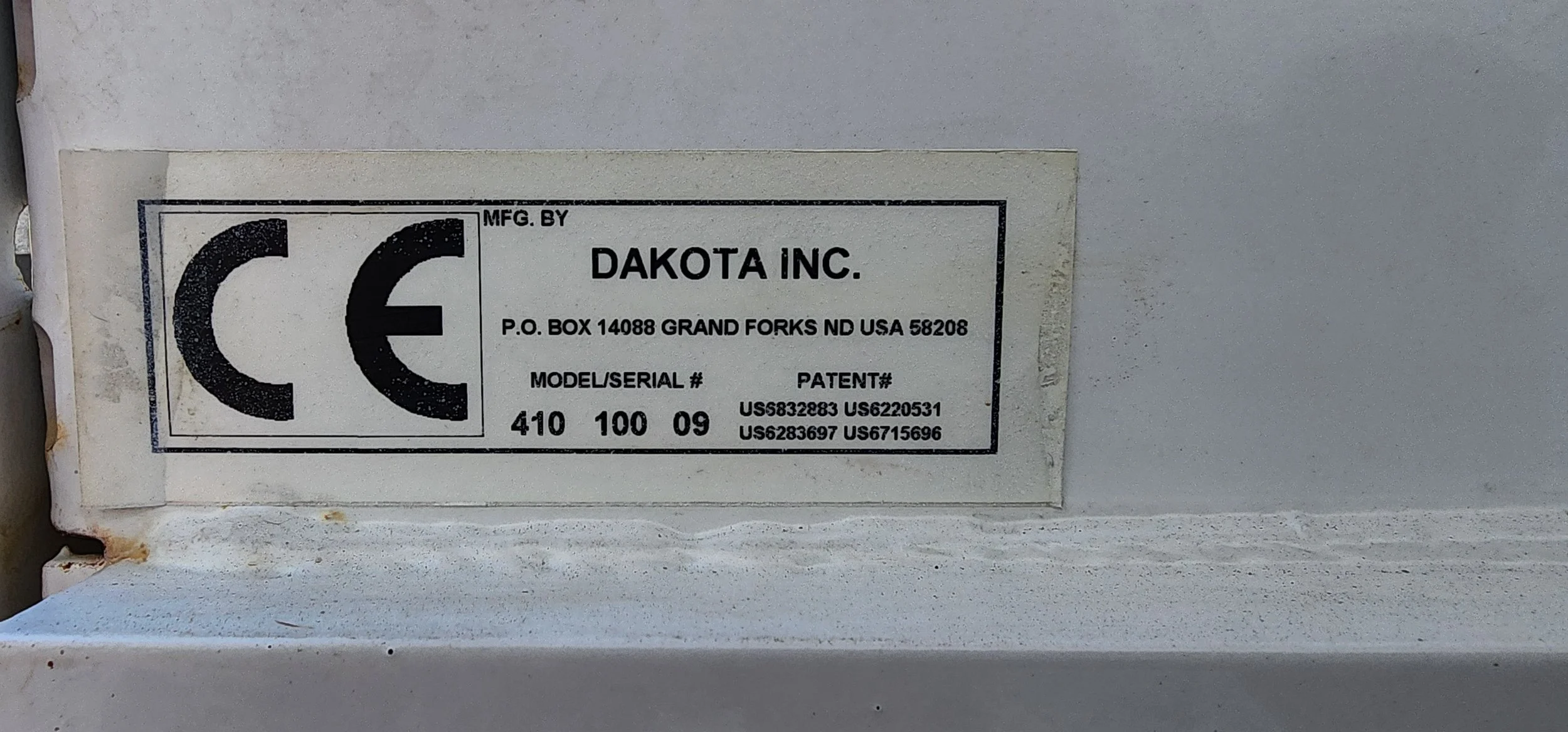 2009 Dakota 410 topdresser