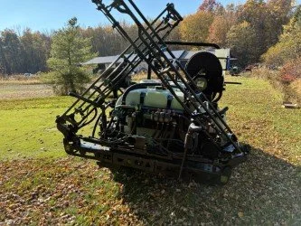 2019 Toro 5800 sprayer 300 gallon 1015 hrs