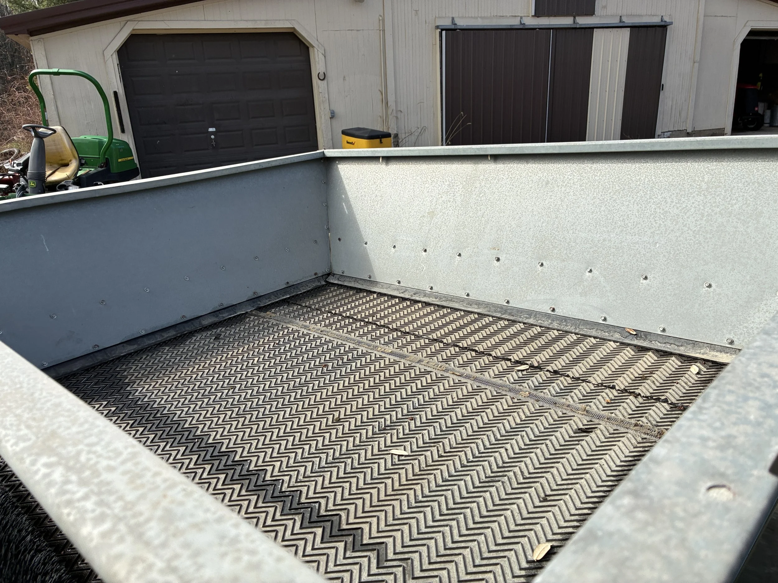 Turfco metermatic XL tow behind topdresser