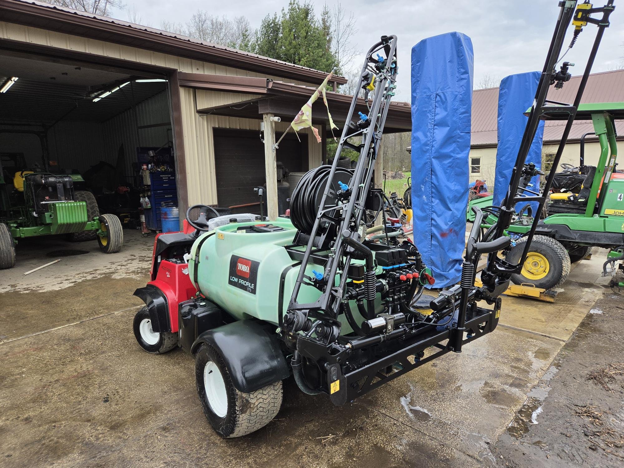 2011 Toro  1250 sprayer