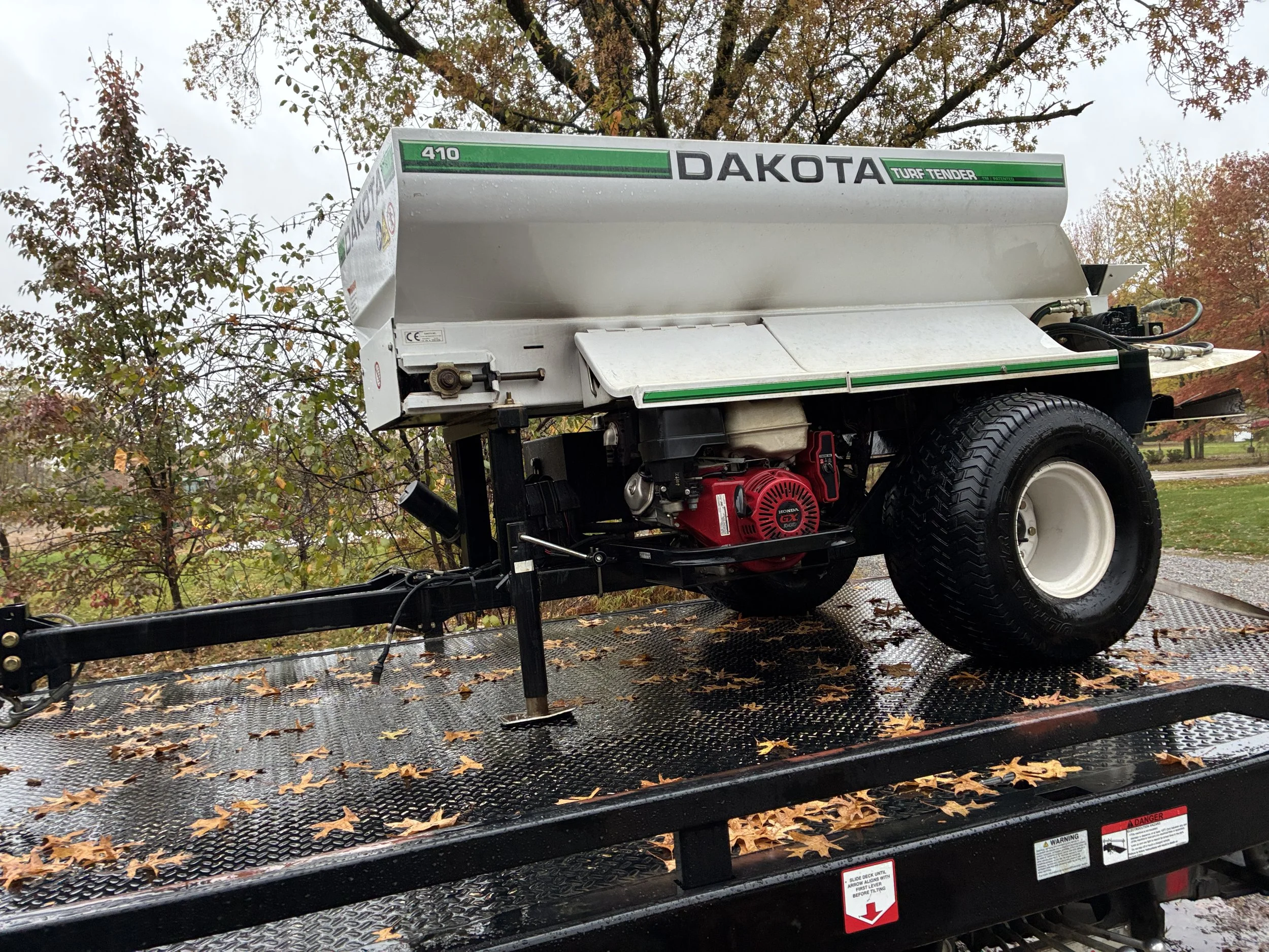 2016 dakota turf tender topdresser 410 trailered