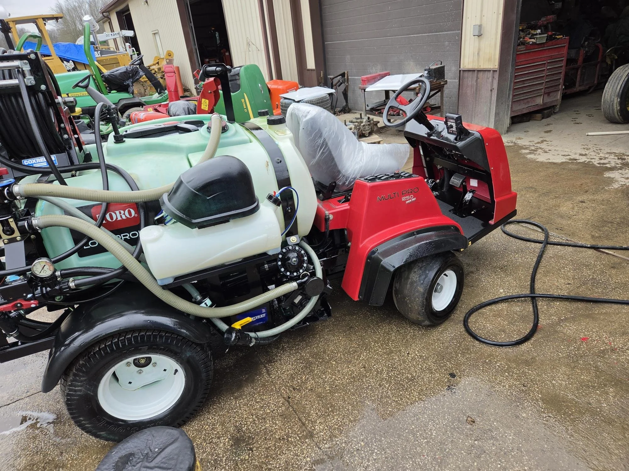 2011 Toro  1250 sprayer
