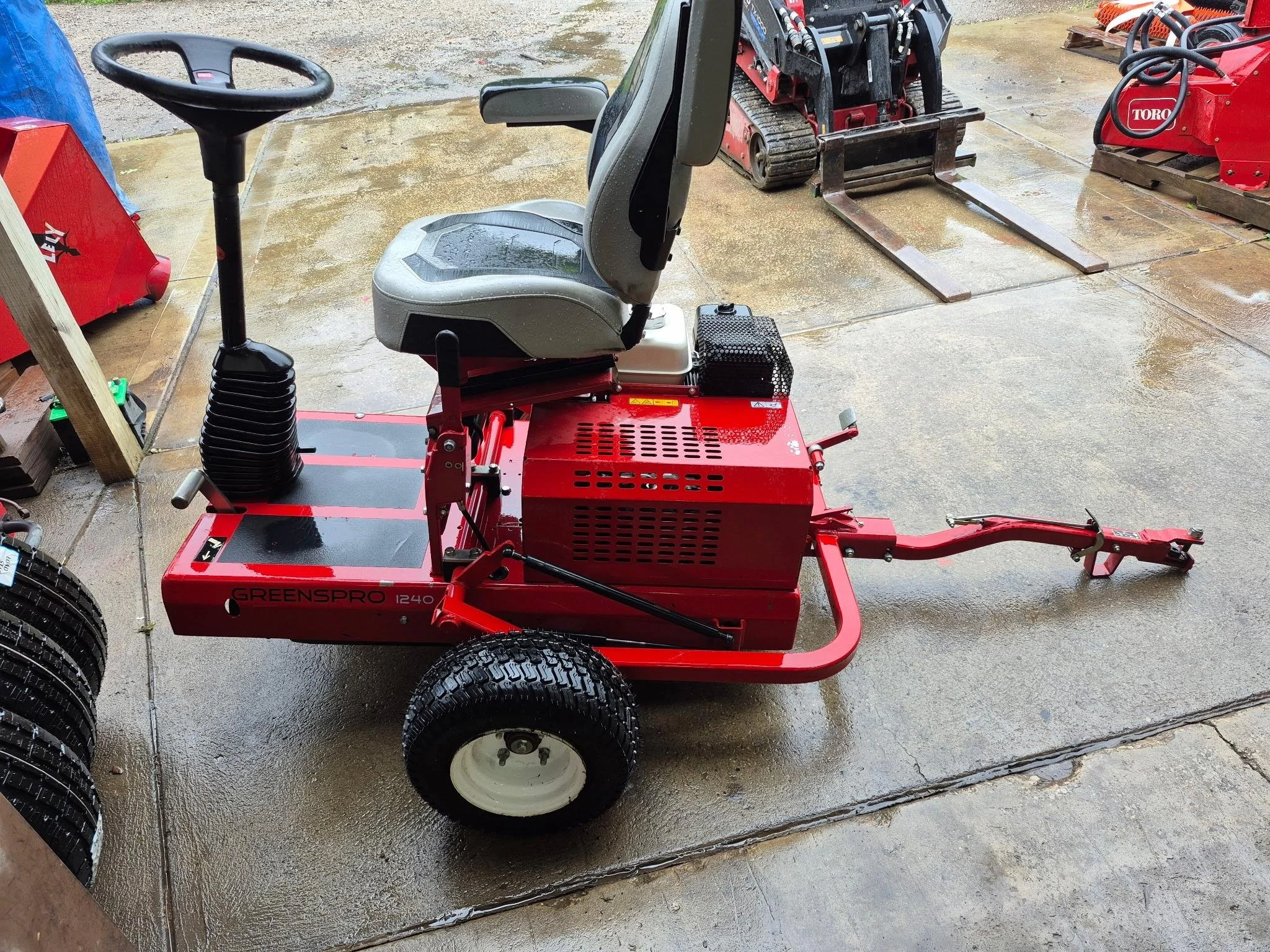 2015 Toro 1240 greensroller