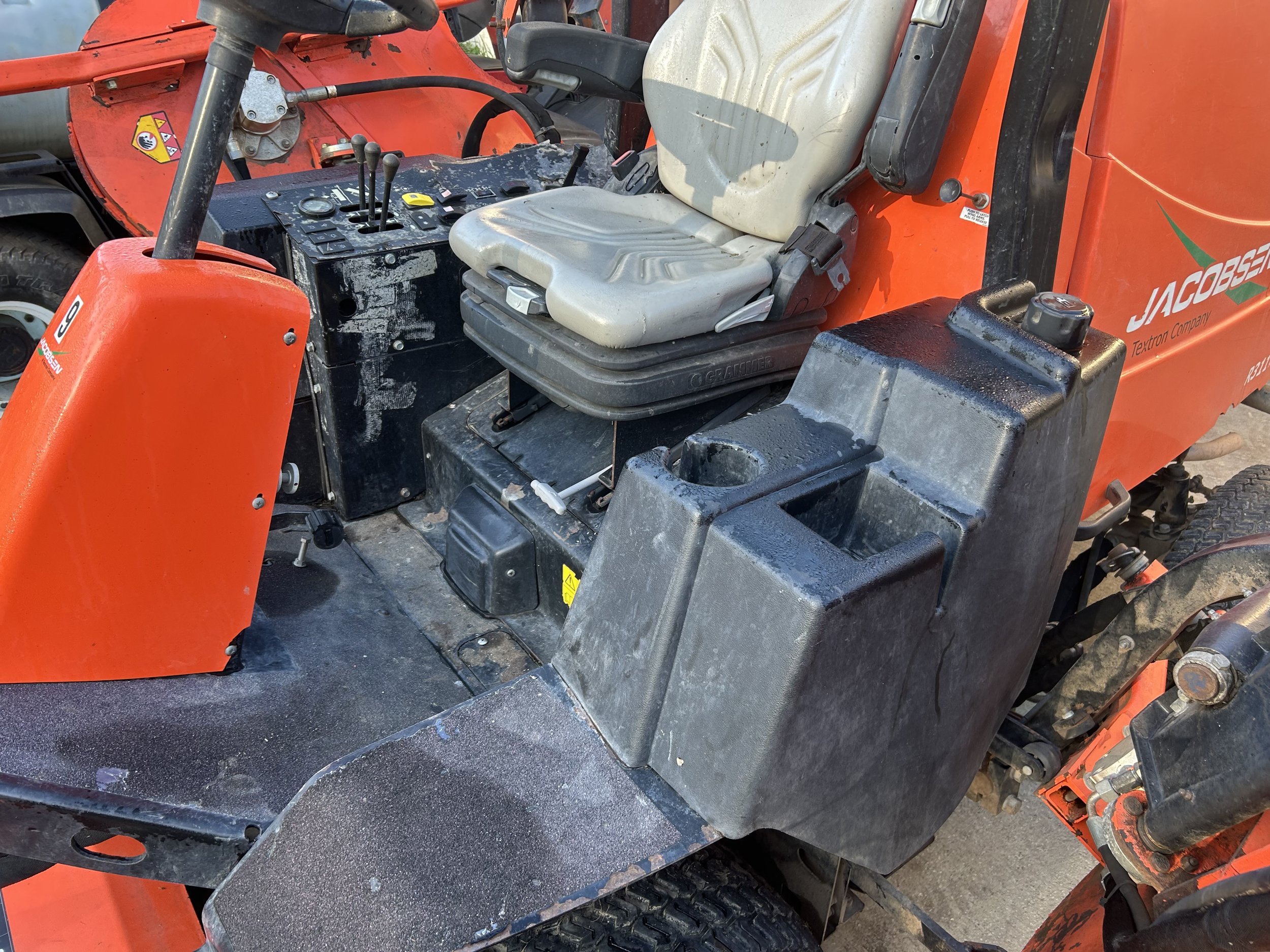 2015 Jacobsen wide area mower R311T