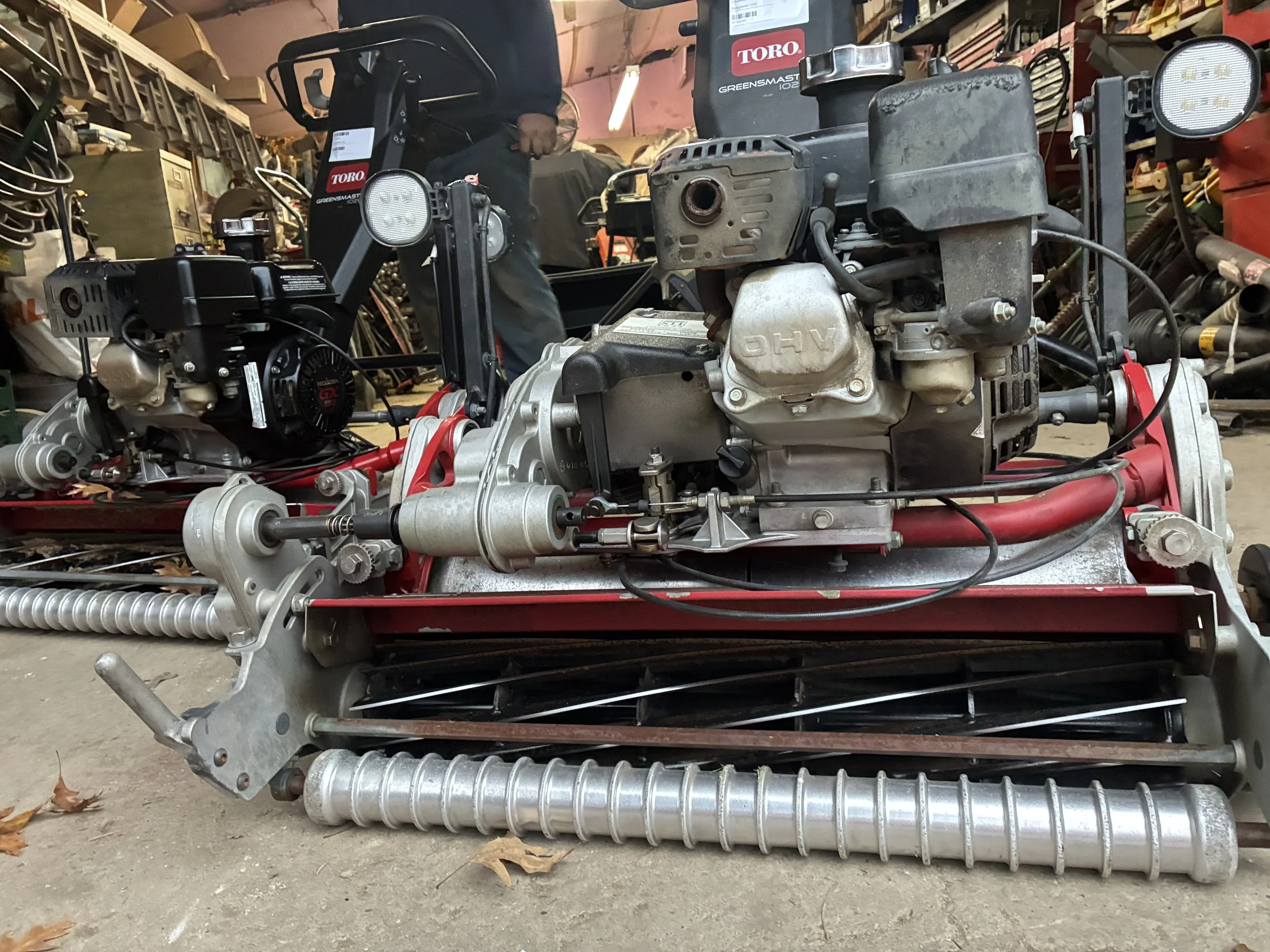 2021  Toro 1026 walking greensmower   26 in