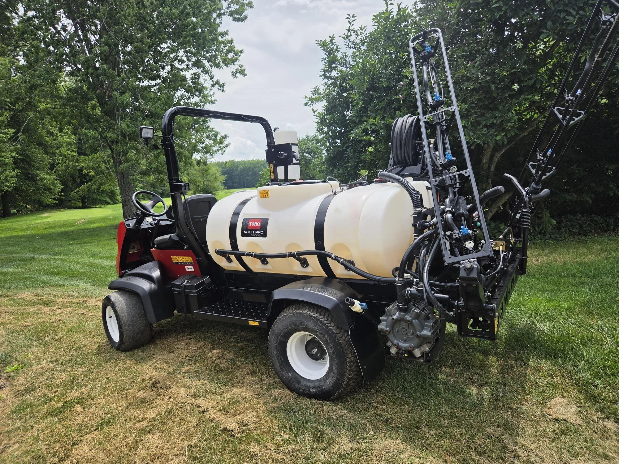2018 Toro 5800 sprayer 300 gallon