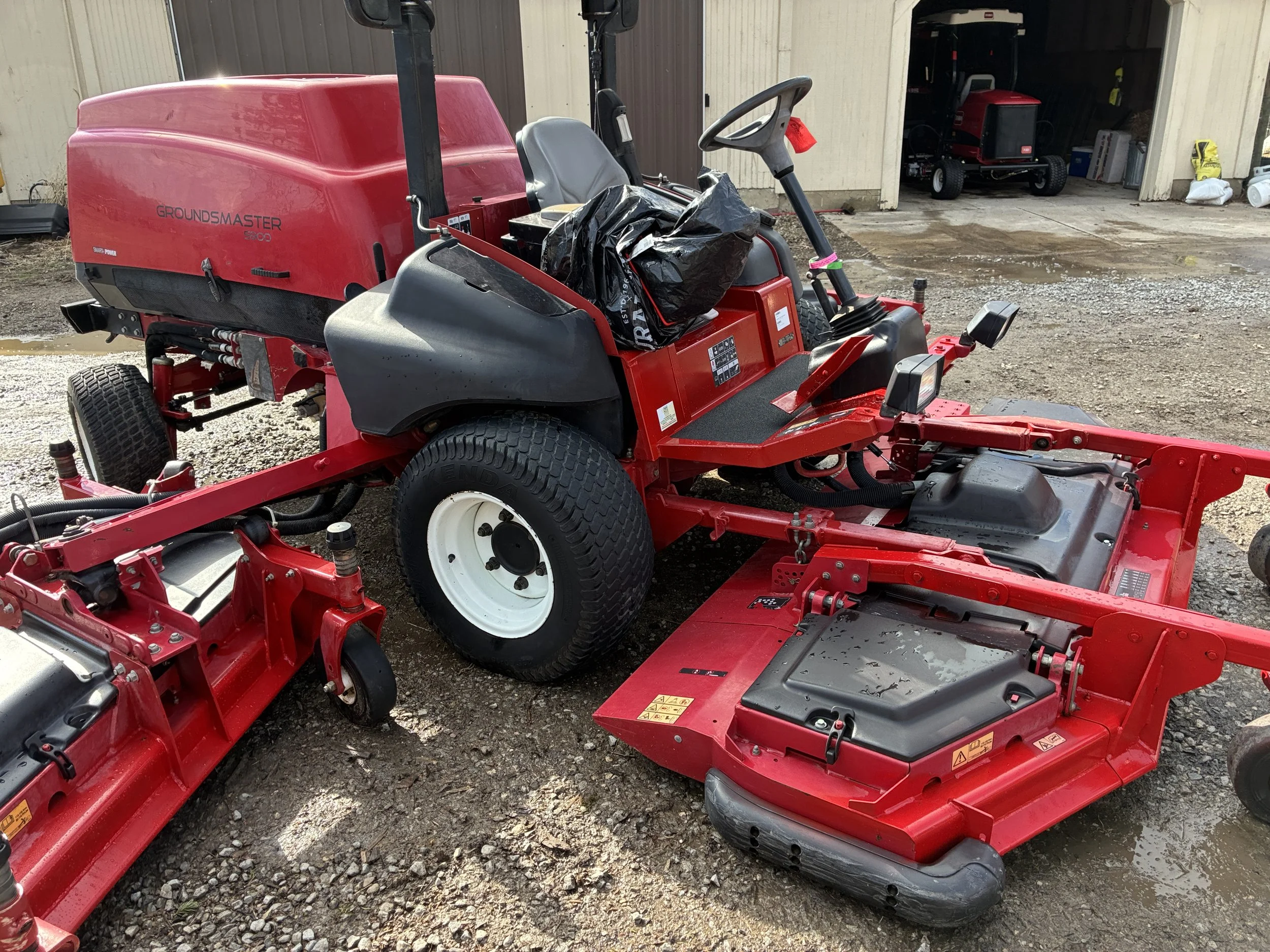 2019 Toro 5900 16 ft rotary mower 4 wd  diesel