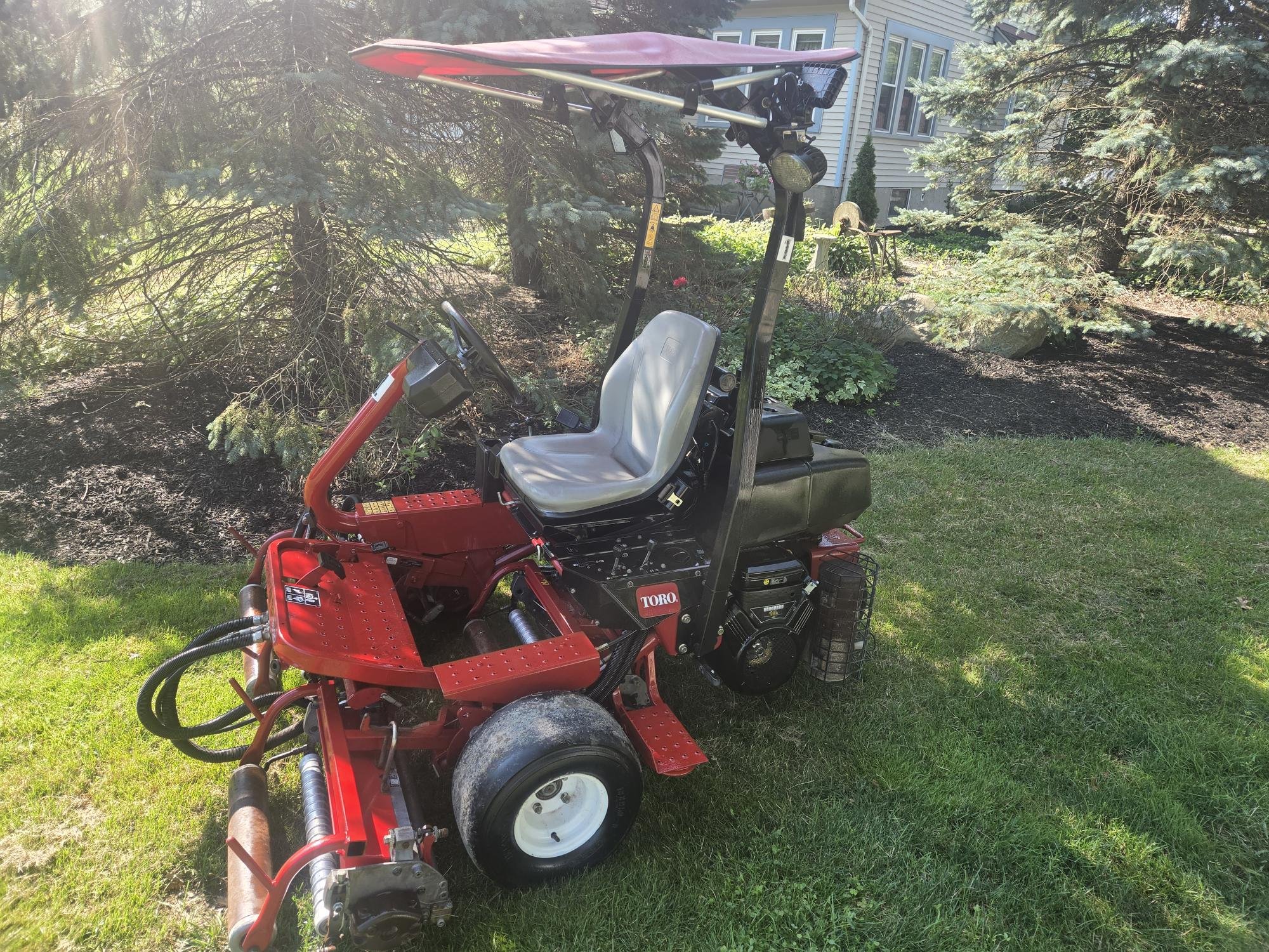 2018 Toro 3150 Q greensmower