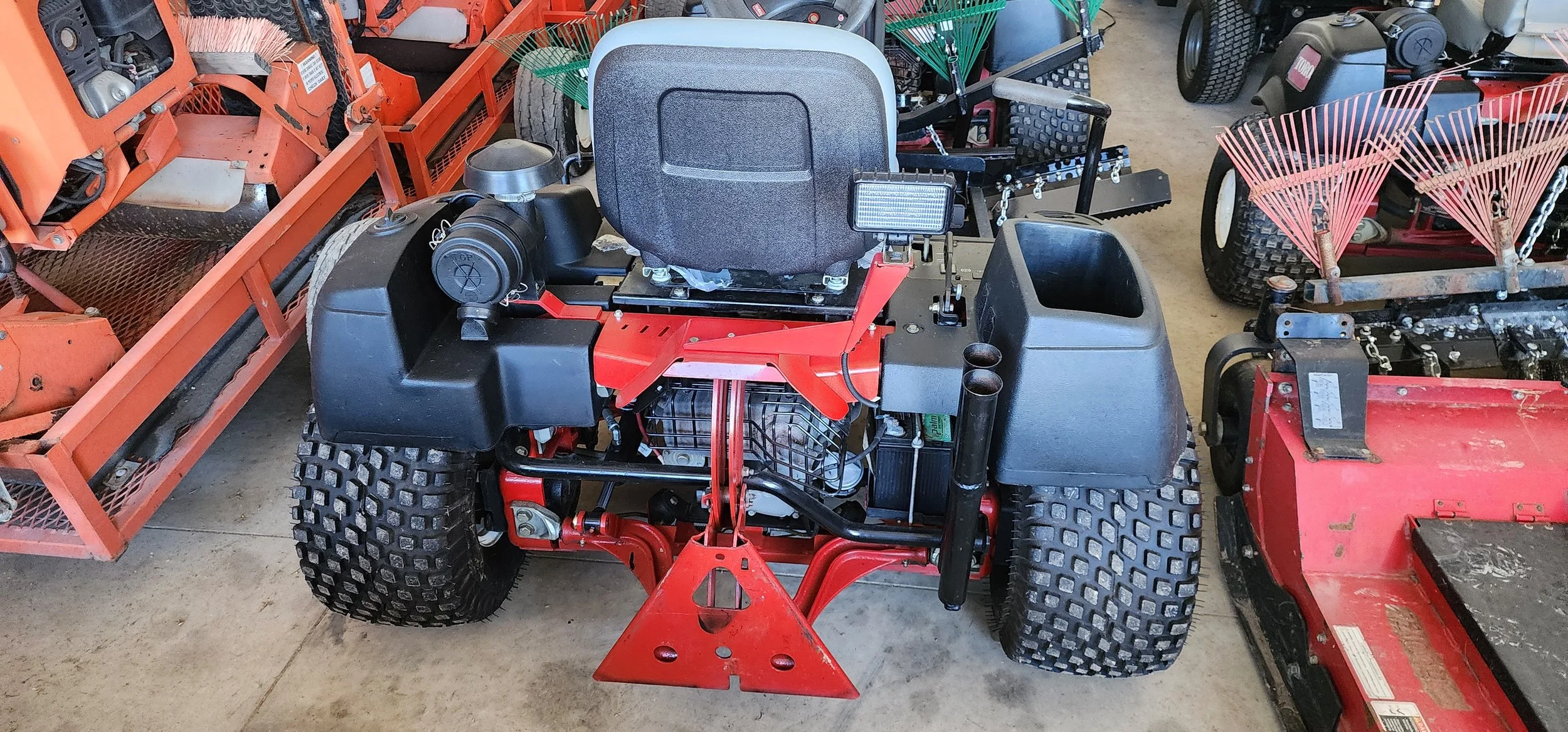 2020 Toro 3040 sandpro w/blade and rear rake (not shown ) 3 wheel drive