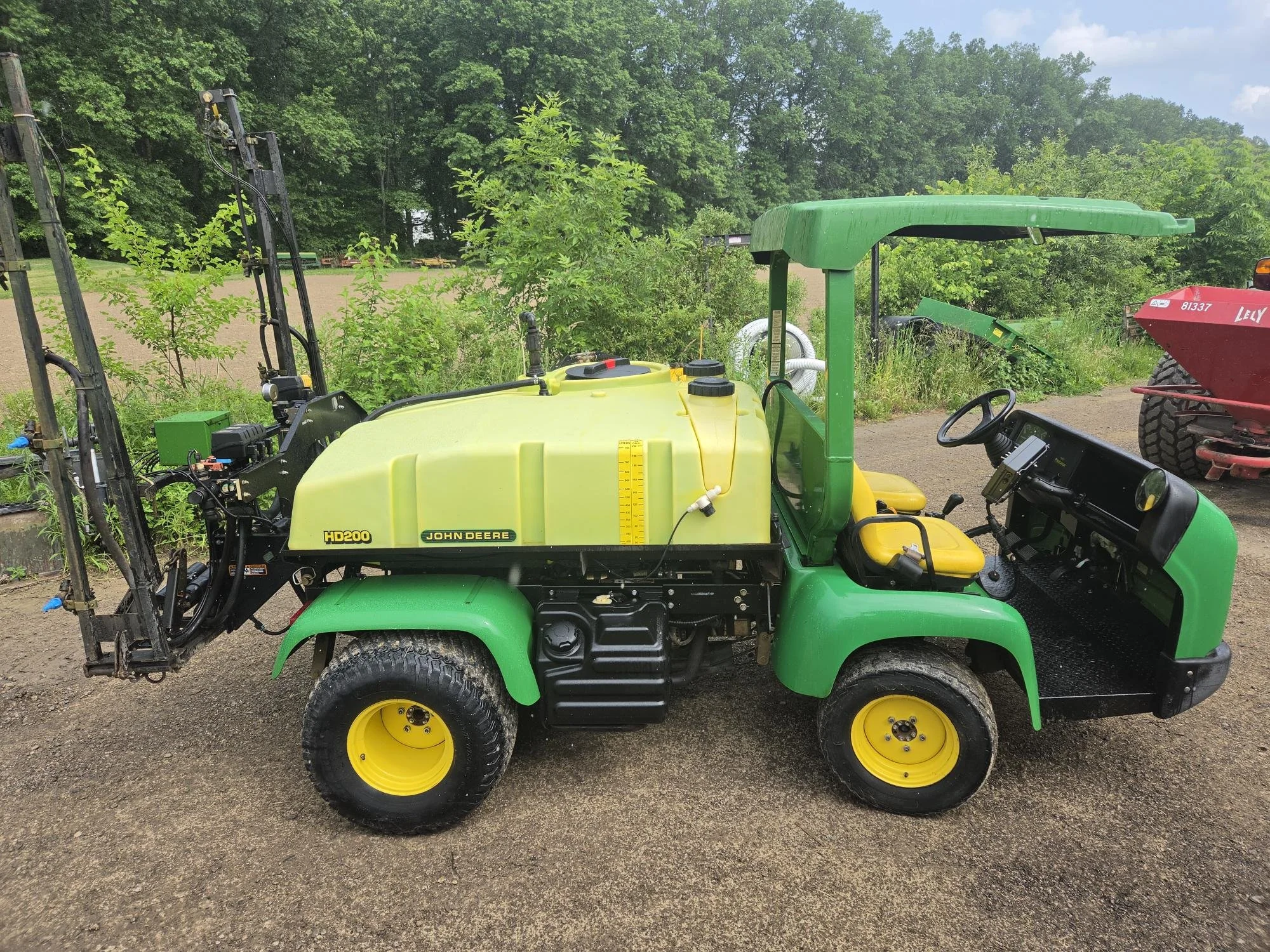 2019 John Deere 2020A  with a HD200 sprayer