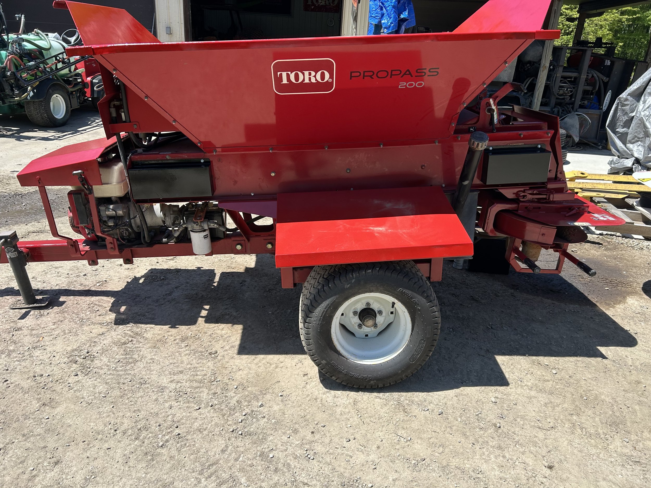 2013 Toro propass 200 spinner style topdresser