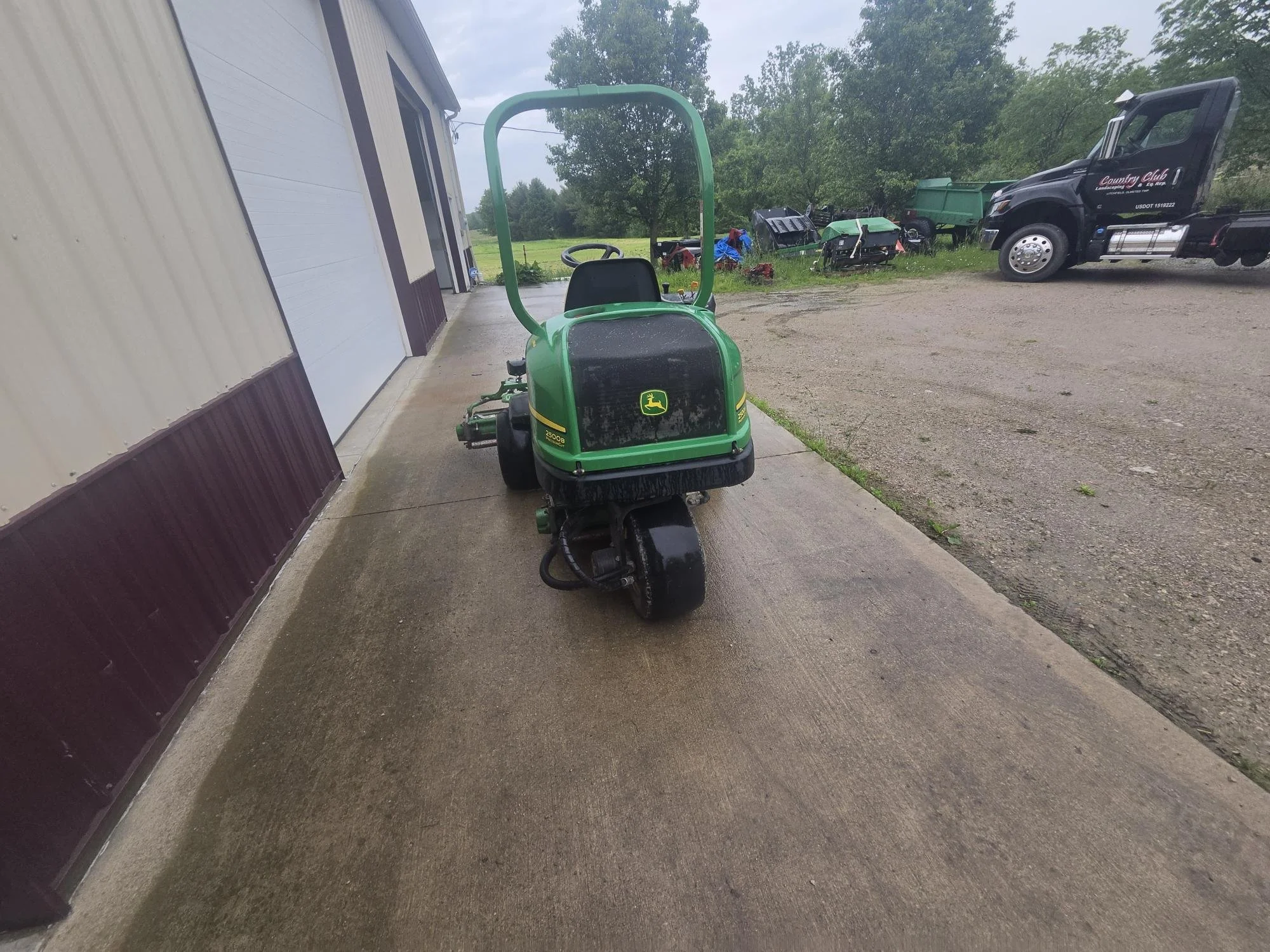 2012 John Deere 2500B 3 wheel drive greensmower