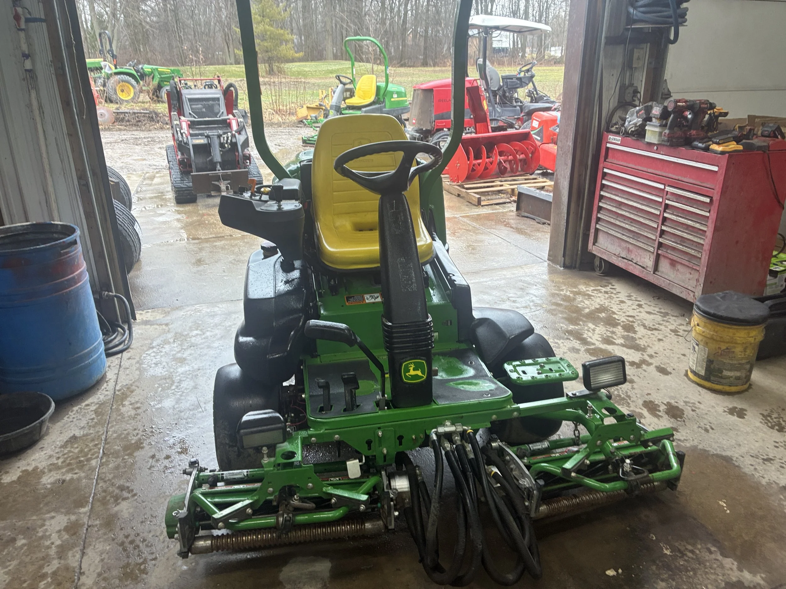 2016 John Deere greensmower 2500B