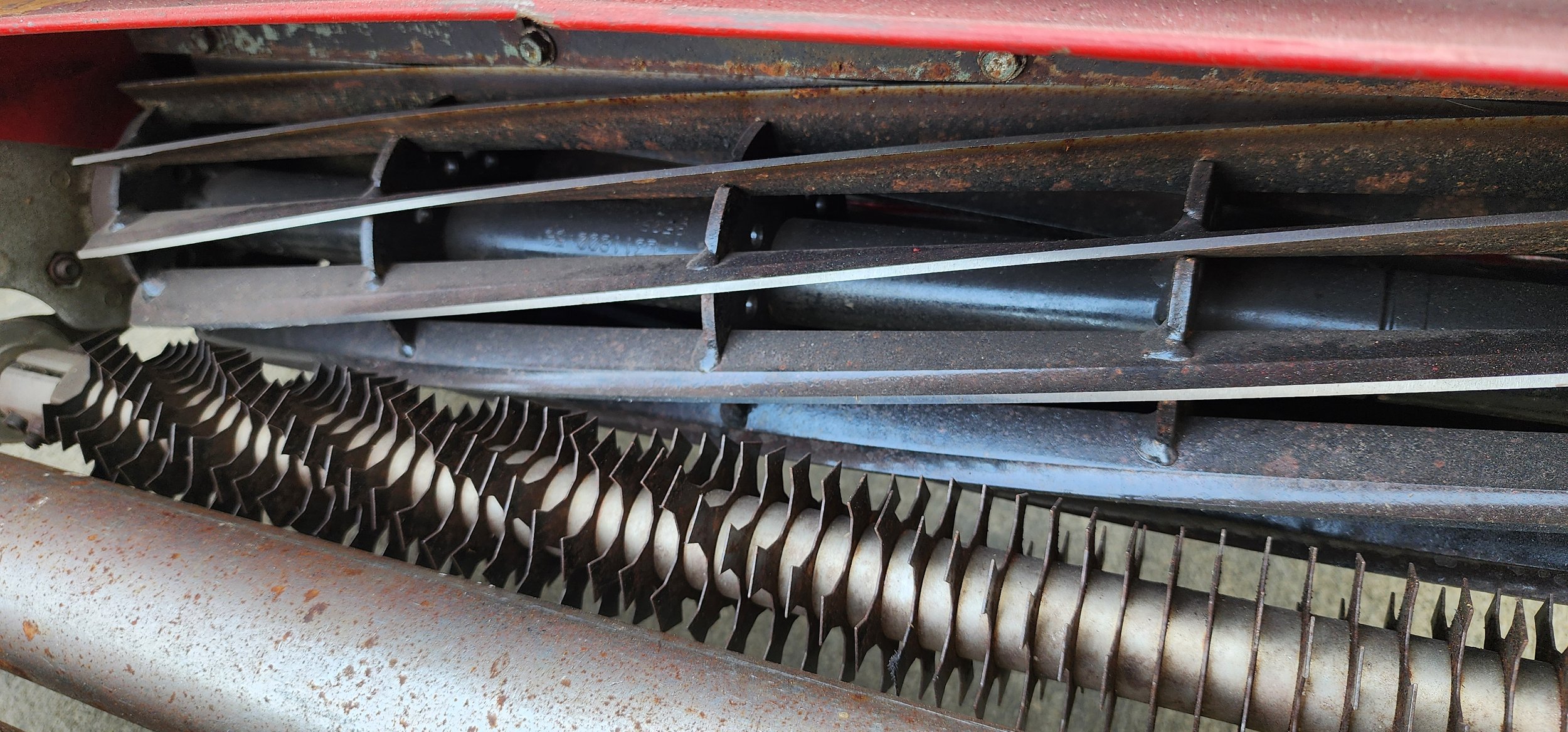 2019 Toro  3150 Q greensmower with groomers and baskets  sharpened with new bedknives