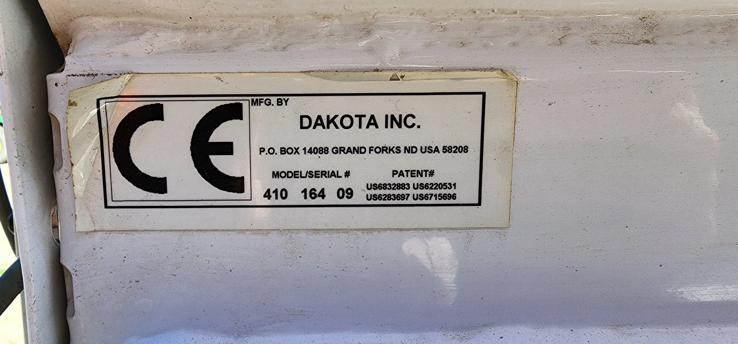 2009 Dakota 410 topdresser