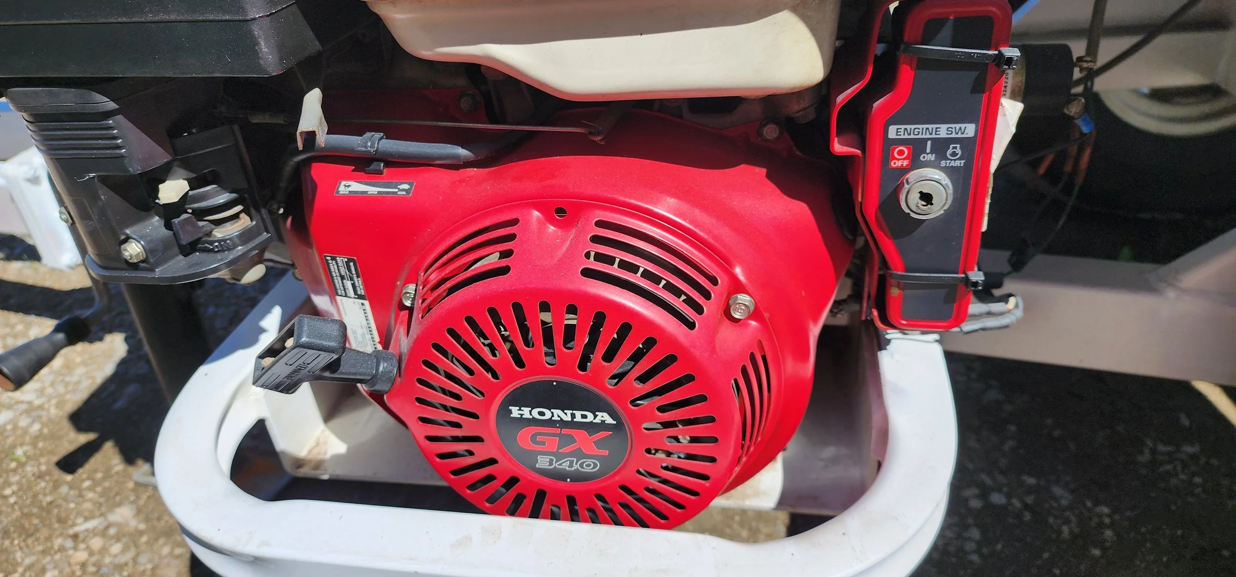 2009 Dakota 410 topdresser