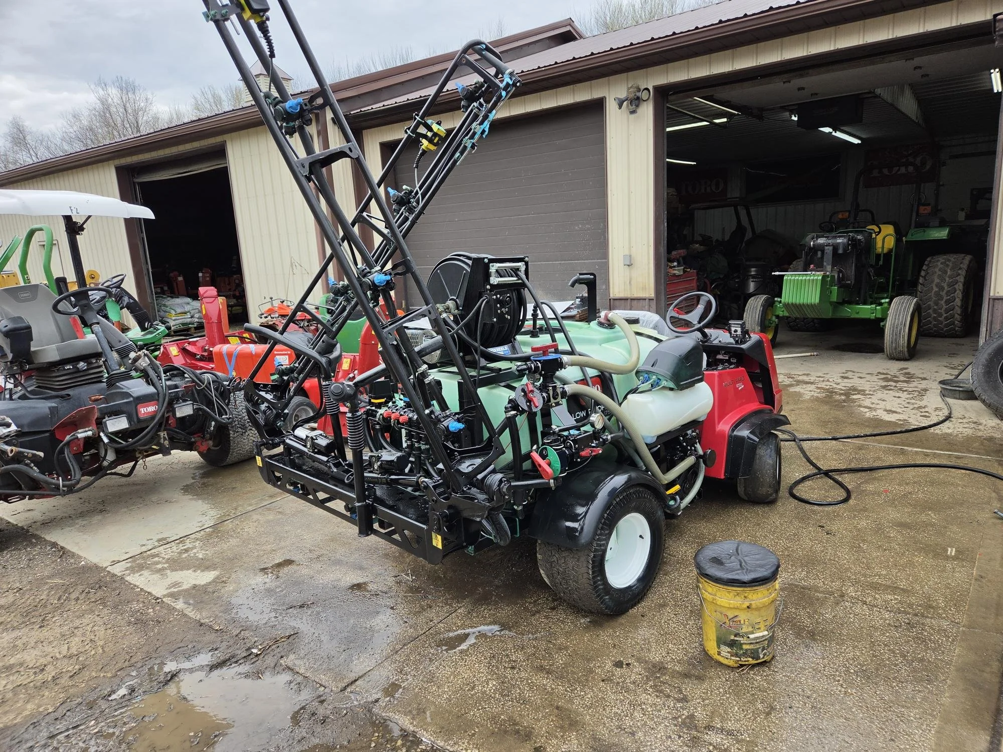 2011 Toro  1250 sprayer
