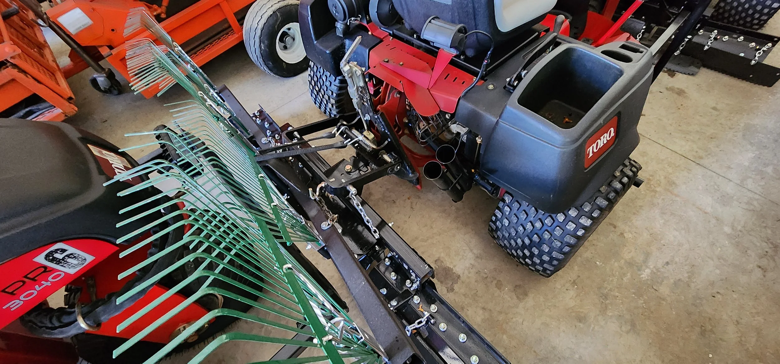 2016 Toro 3040 sandpro with plow  with midrakes and new rear rake