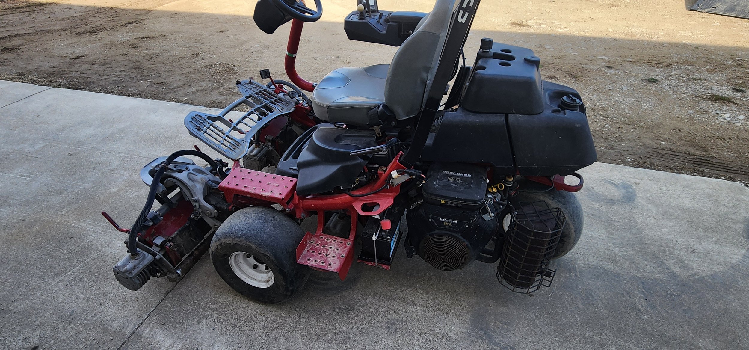 2019 Toro 3320 triflex greensmower hybrid