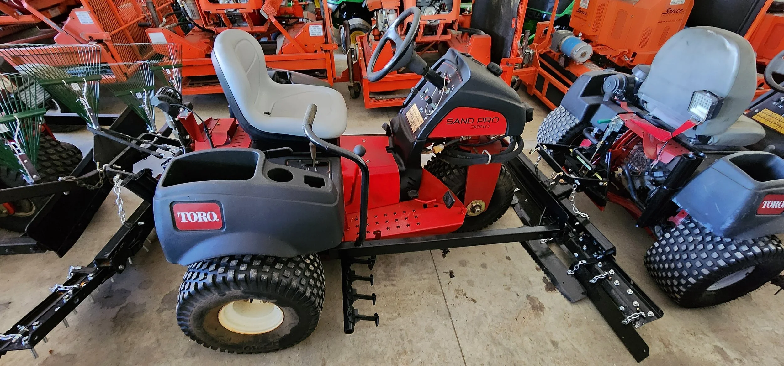 2016 Toro 3040 sandpro with plow  with midrakes and new rear rake