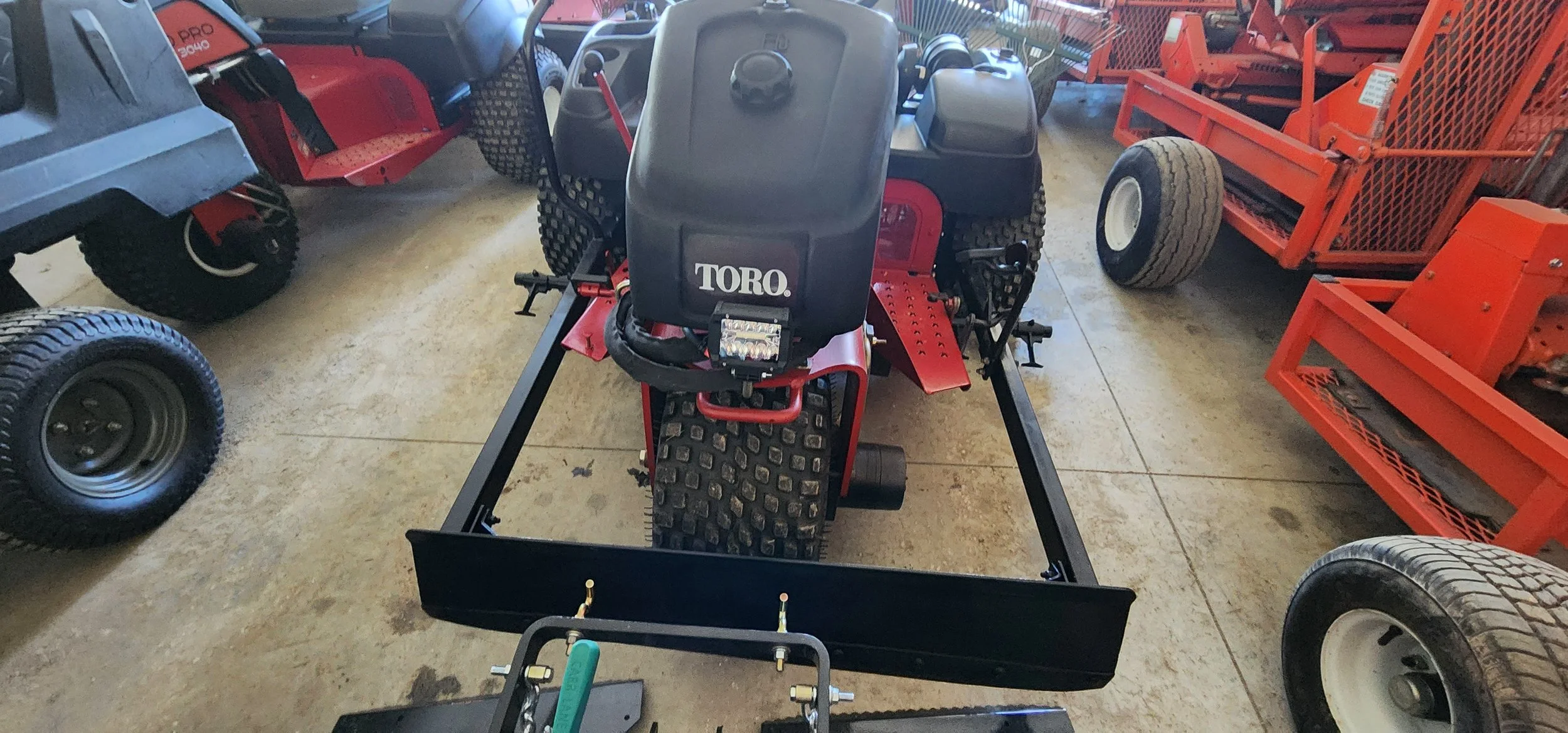 2016 Toro 3040 sandpro with plow  with midrakes and new rear rake