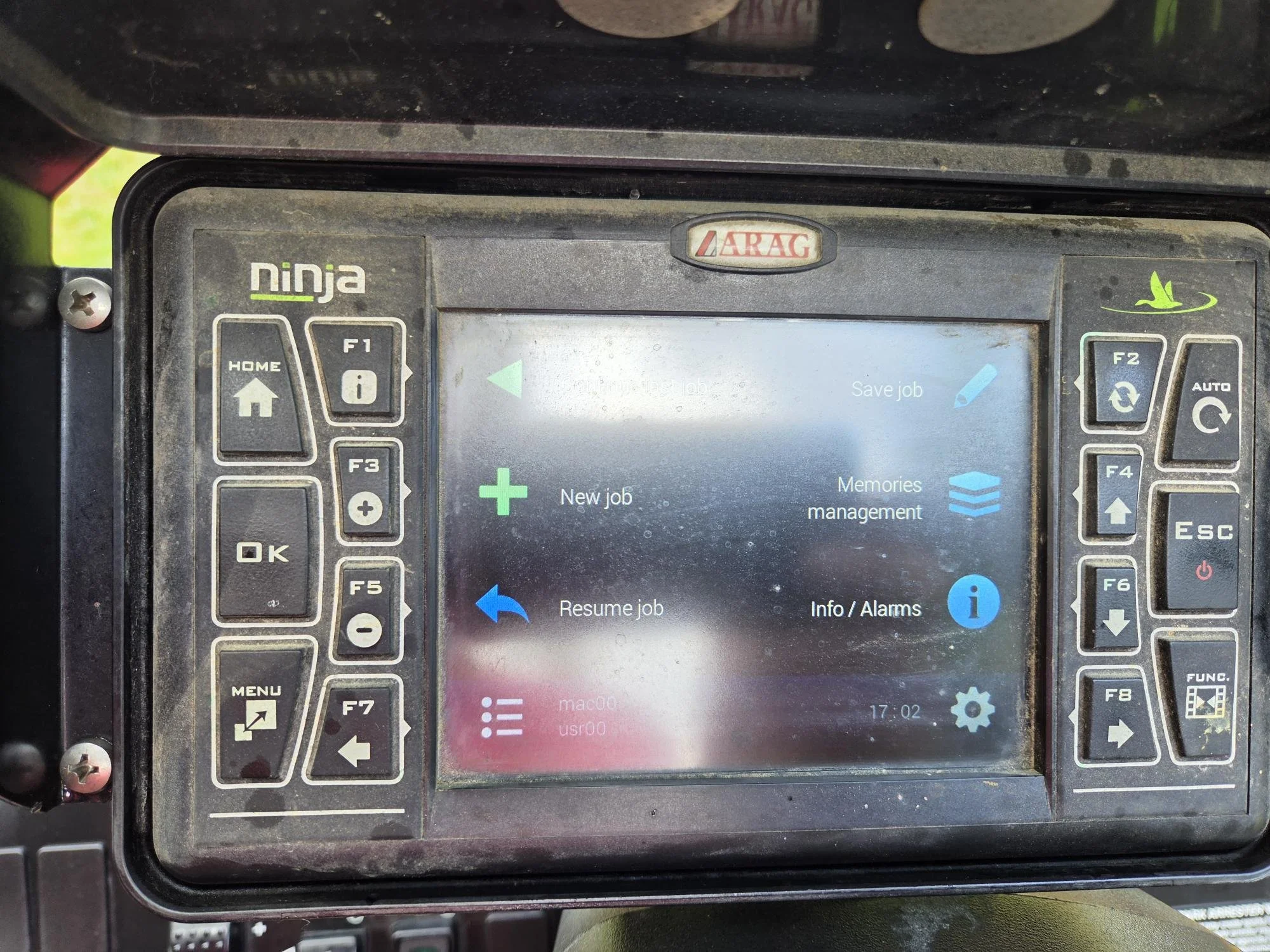 2016 Toro 5800 sprayer 300 gallon