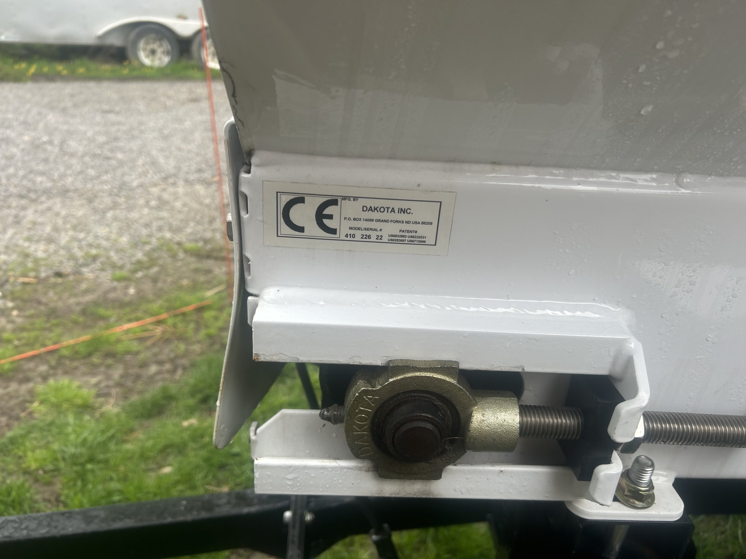 2022 Dakota 410 tow behind topdresser