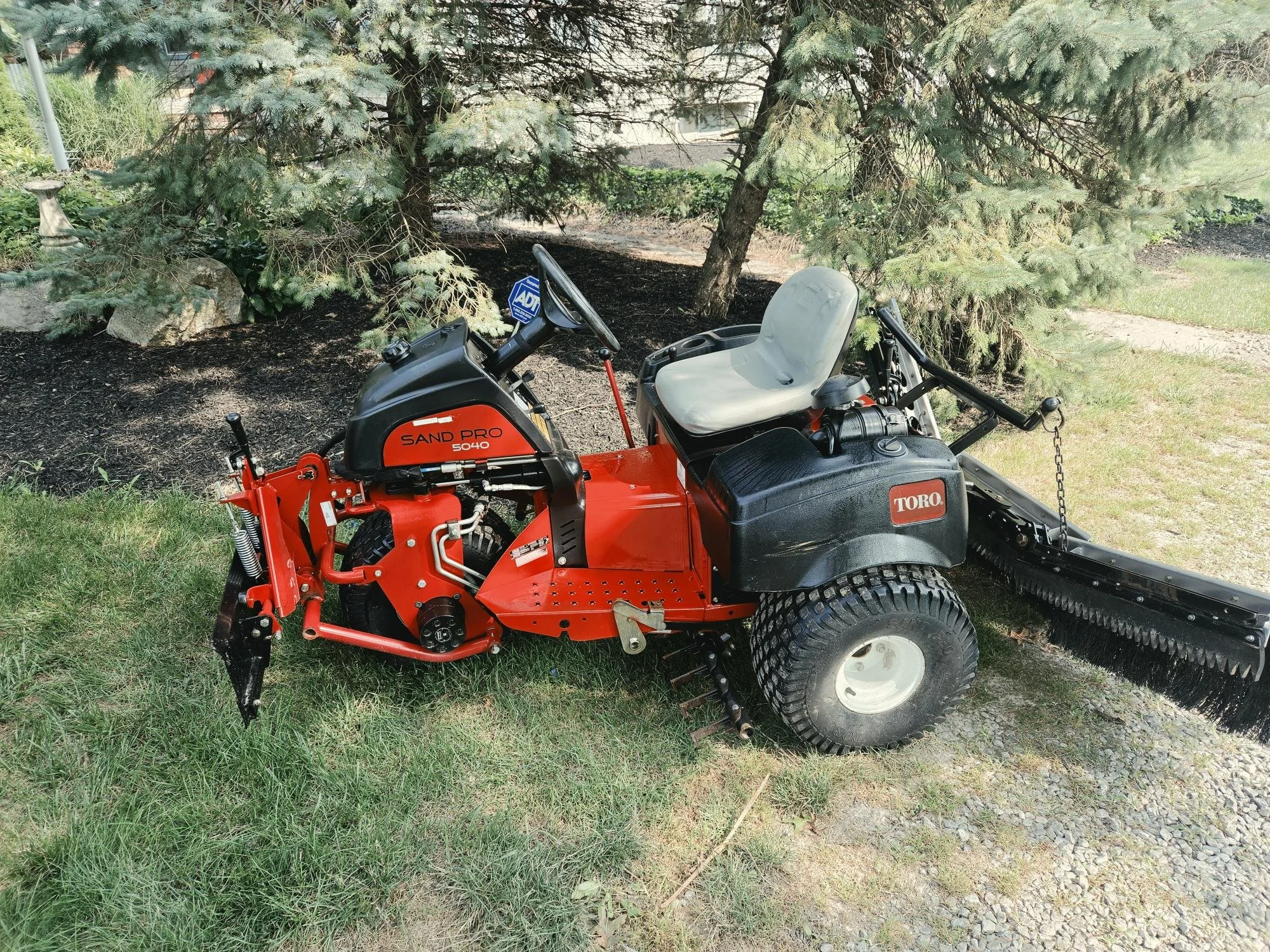 2020 Toro sandpro 3 wd blade, midrakes, rear rake new engine