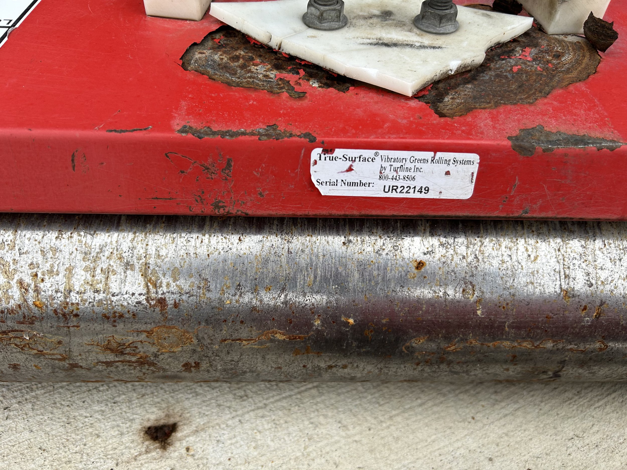 True-surface vibratory rollers for Toro 3150