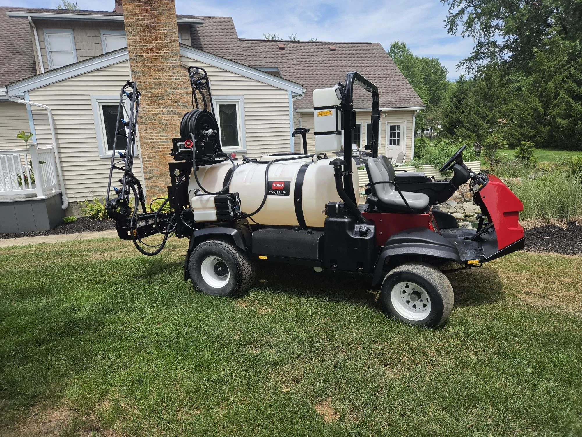2018 Toro 5800 sprayer 300 gallon