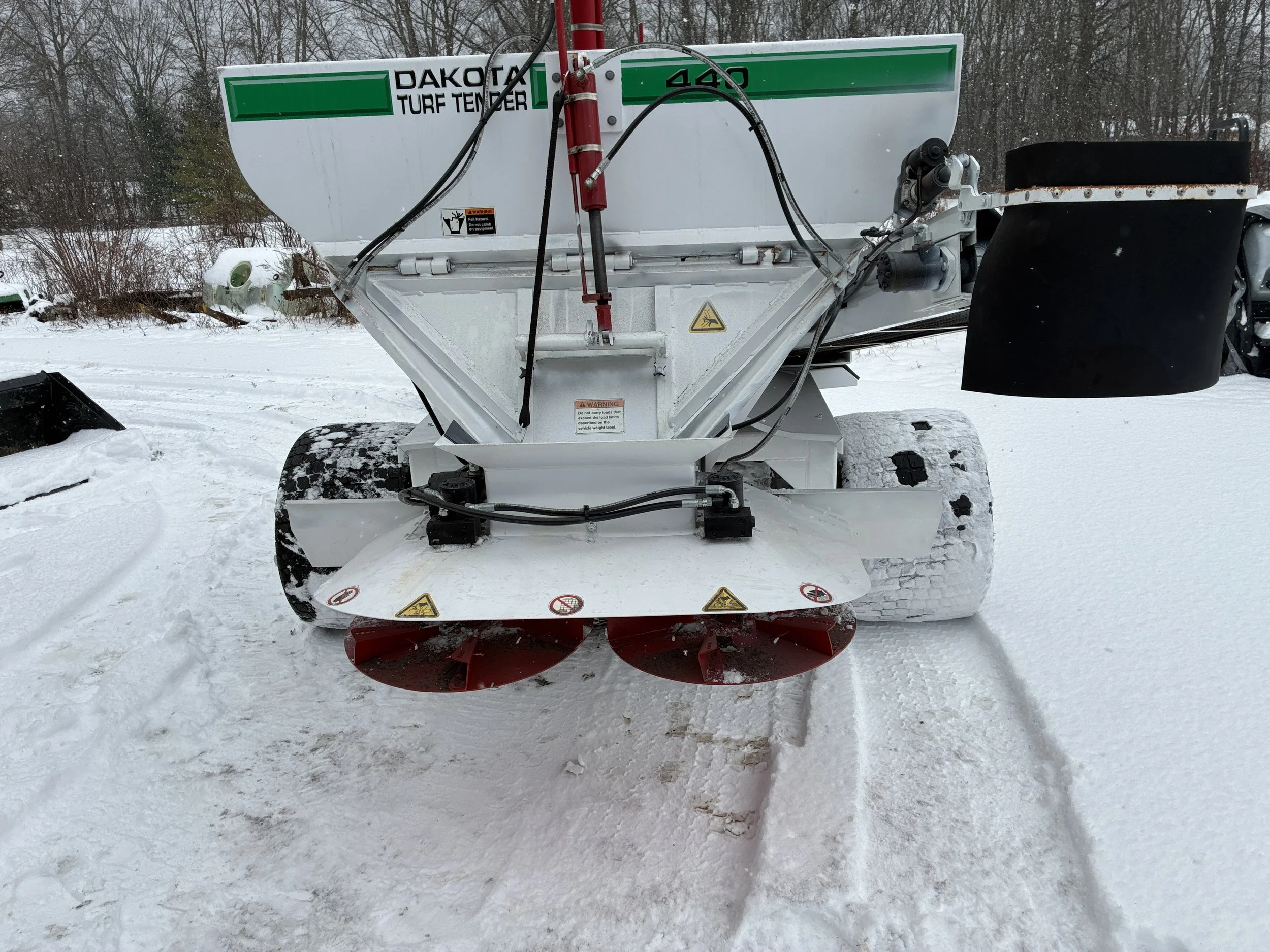 2007 Dakota 440 Topdresser