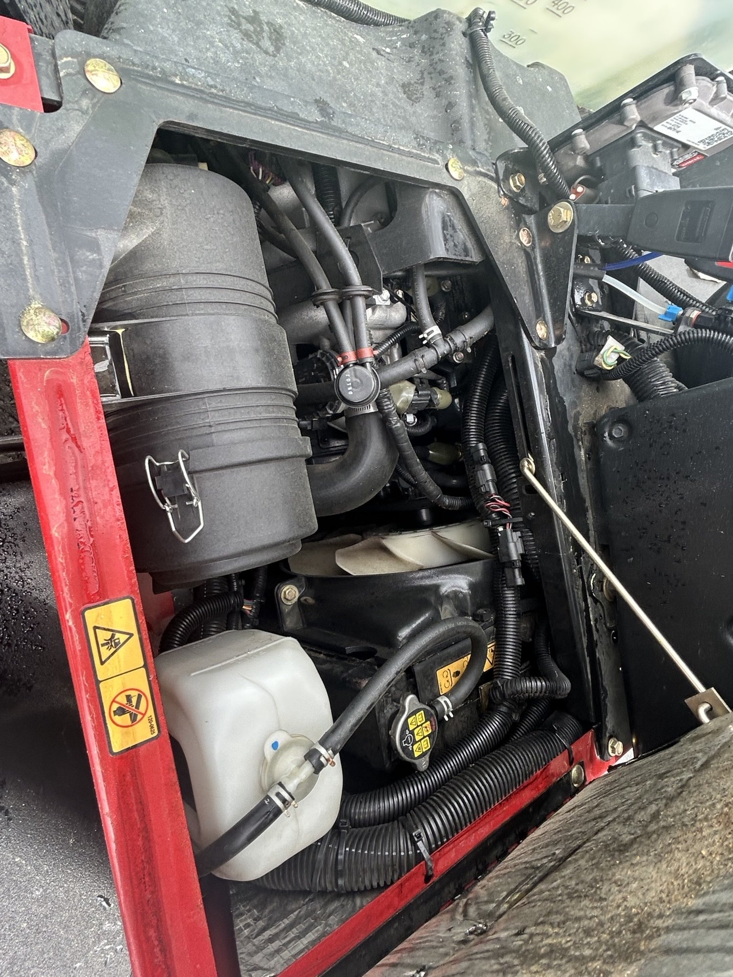 2019 Toro 300 gallon sprayer 5800