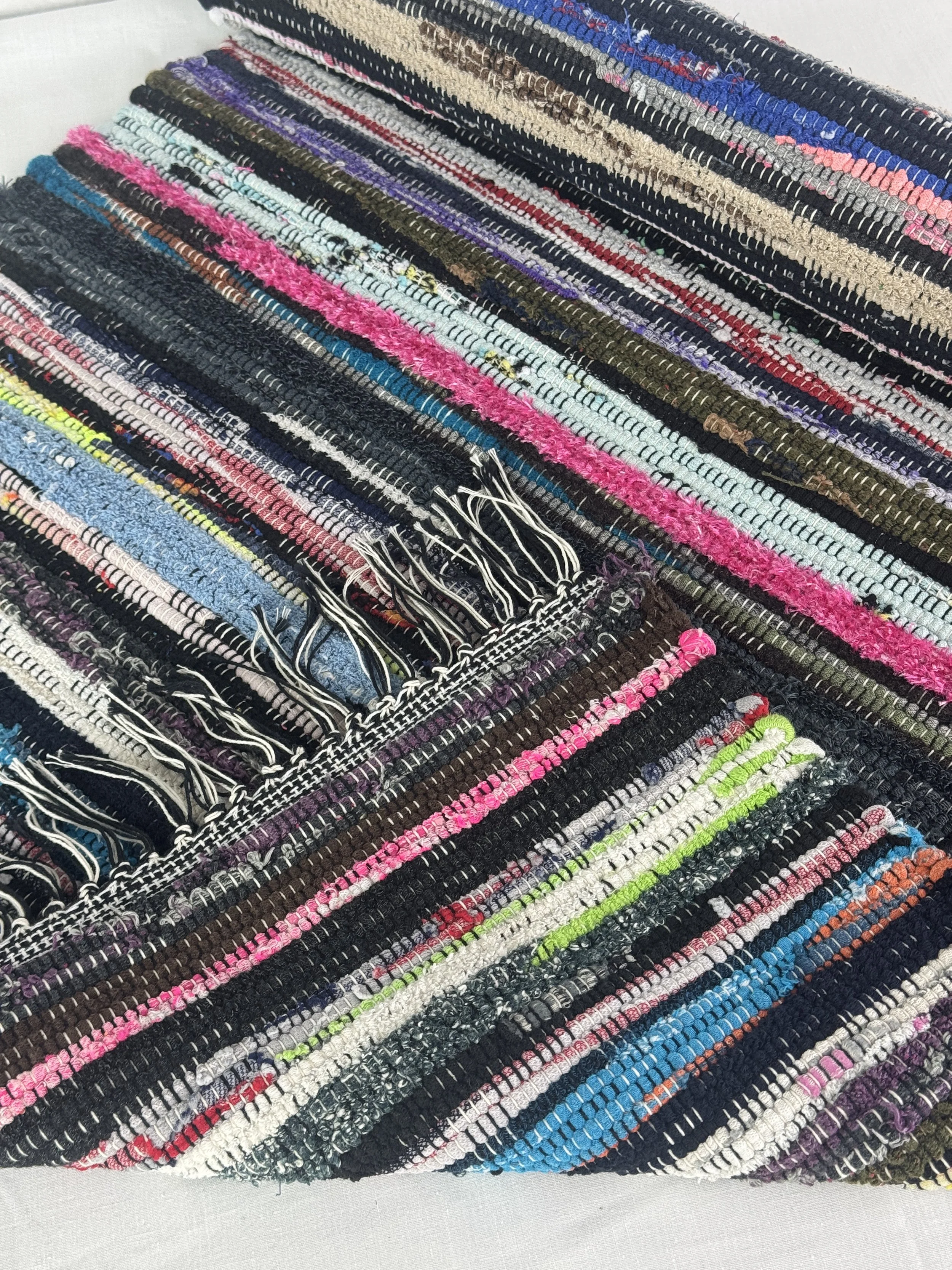 Close up rag rug fringe end