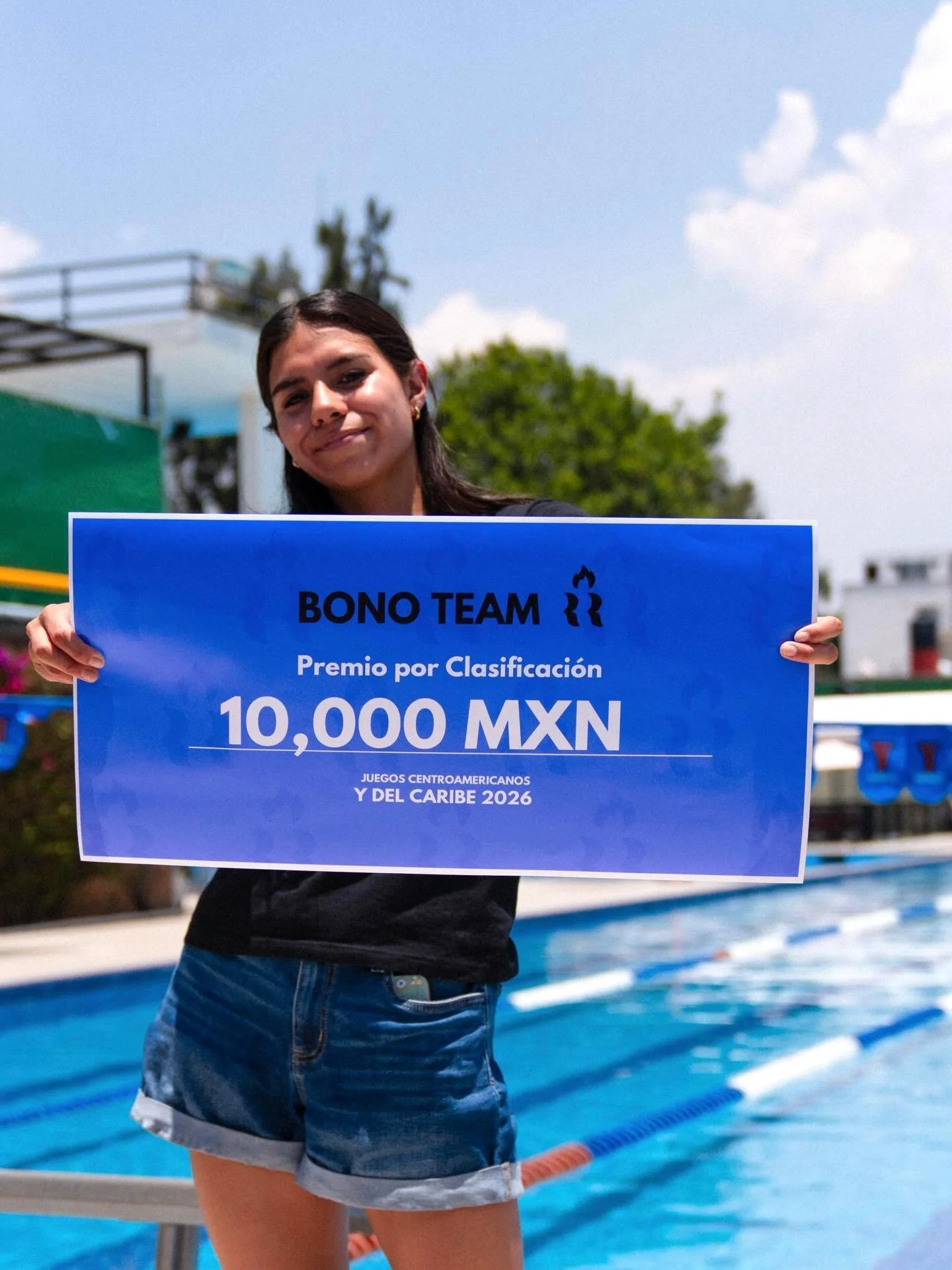 @yuri_sa_g obtuvo el 🥇lugar en el 1500, resultado que le da su lugar en la selecci&oacute;n 🇲🇽rumbo a Juegos Centroamericanos y del Caribe 2026.

Ayer le entregamos su bono Team RR:
$10,000 por la clasificaci&oacute;n en 1ro (1500 L)
+$2,000 por m