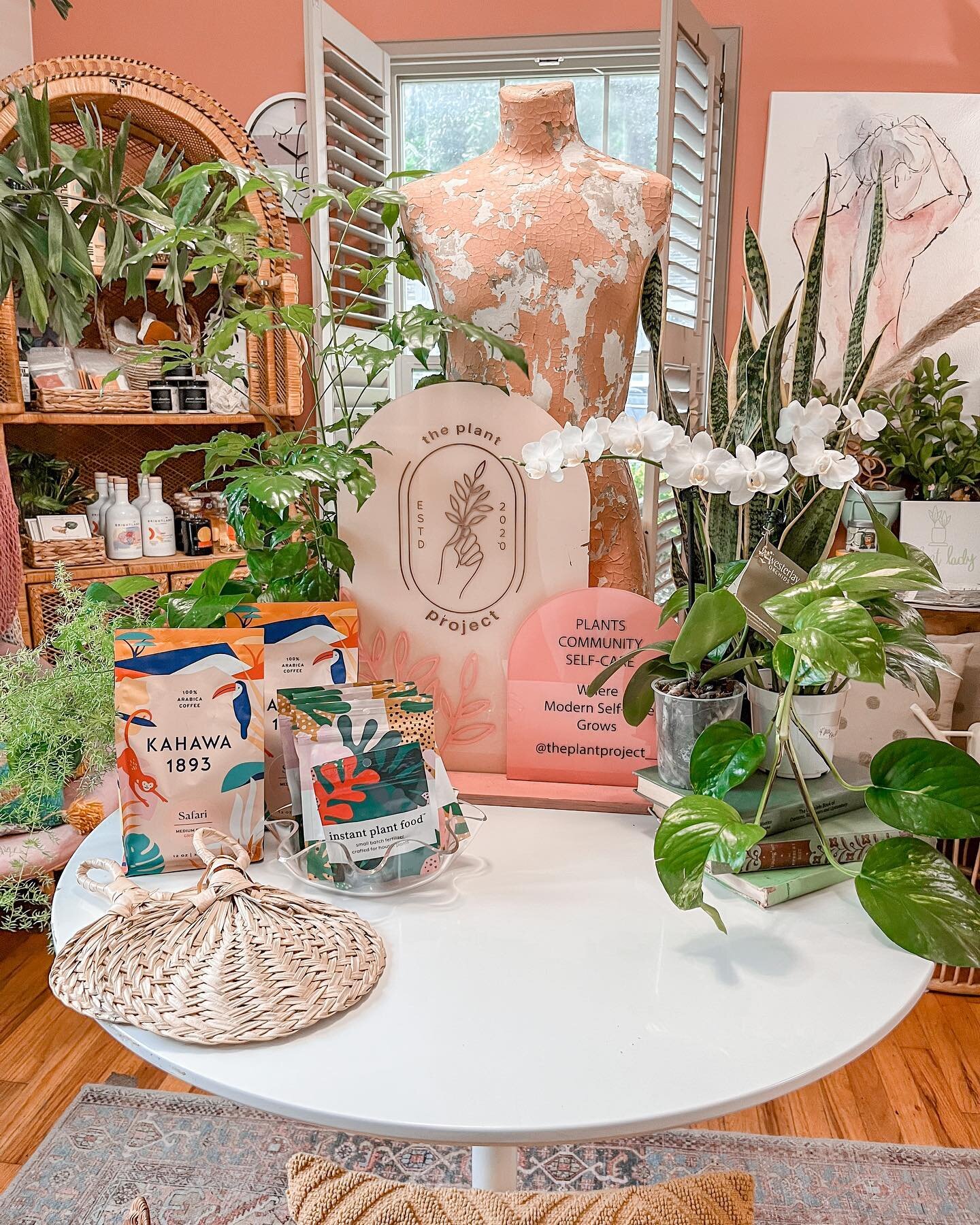 We call it a new form of #SelfCare you call us a Plant Shop&hellip;. 

Tomato&hellip;Tomahhhto either way, grab a @topochicousa and stay for a while. 
PLANTS | COMMUNITY | SELFCARE is our jam. 

See you soon!🌿

📍2310 Routh Street Dallas Tx
📍2308 R